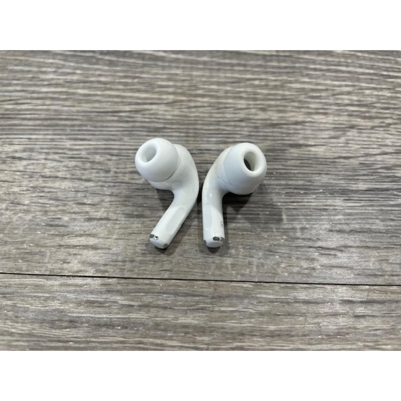 AS-IS AirPods Pro (2nd Generation) with MagSafe Case