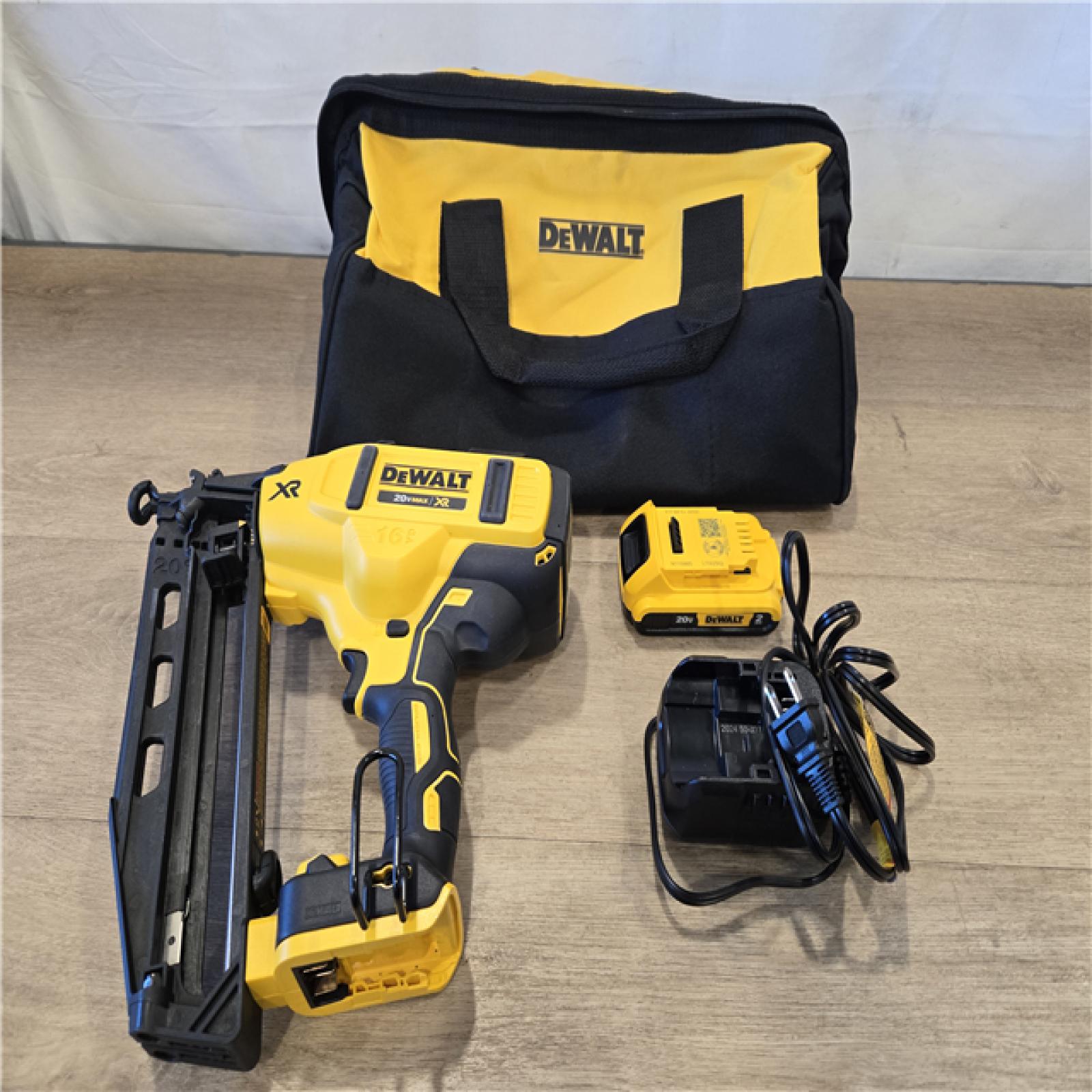 AS-IS DEWALT 20V MAX XR 16-Gauge Electric Cordless Angled Finishing Nailer Kit