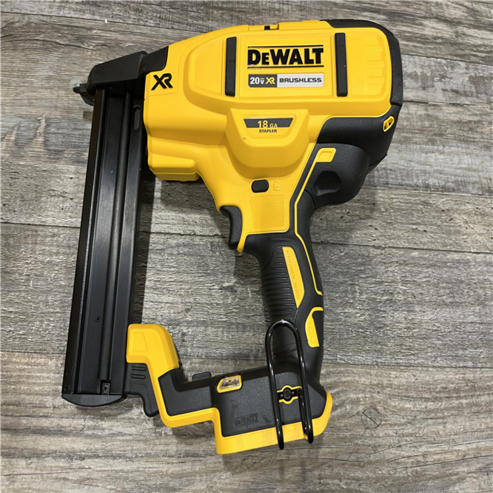 AS-IS DEWALT 20V MAX XR Lithium-Ion Cordless 18-Gauge Narrow Crown Stapler Kit
