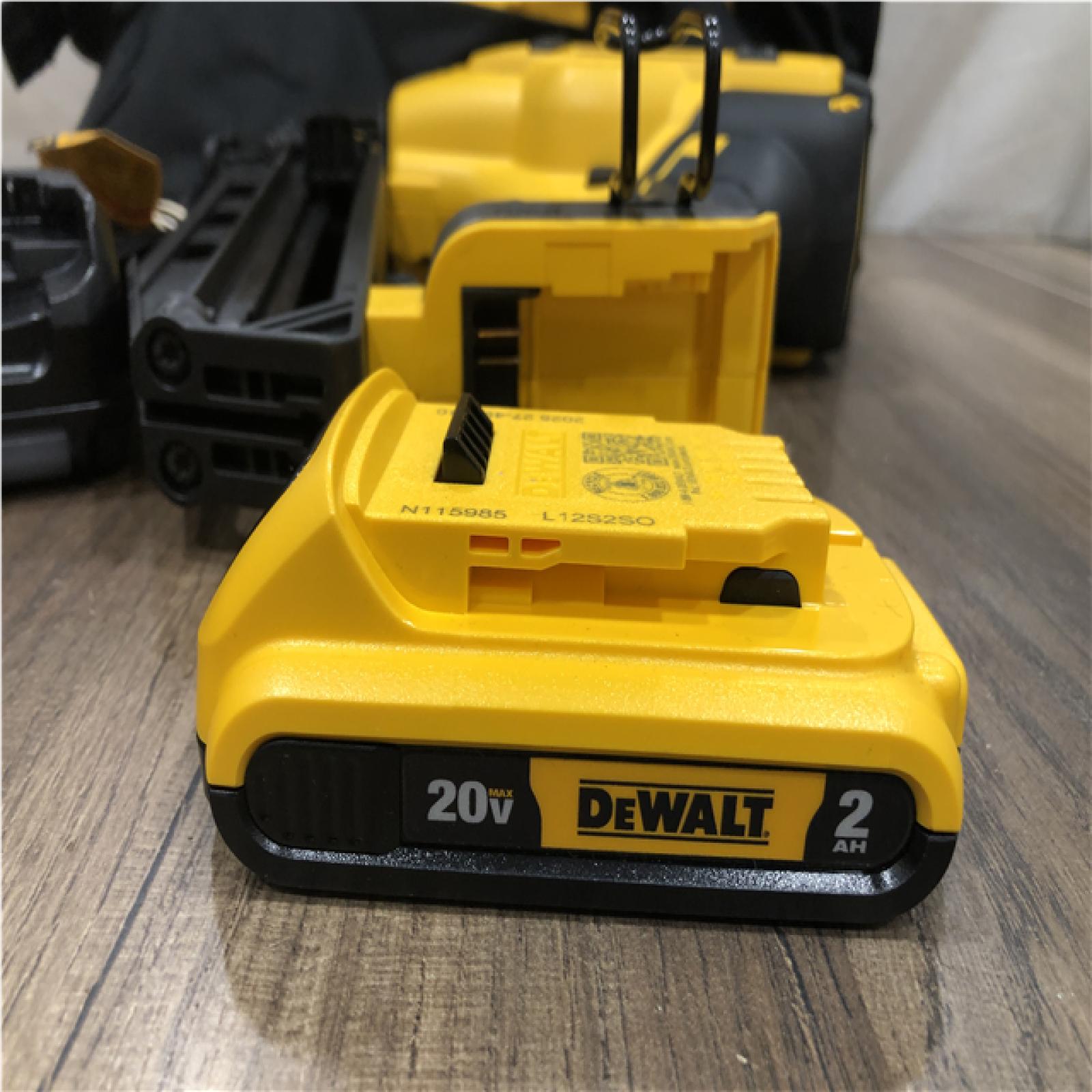 AS-IS DEWALT 20V MAX XR 16-Gauge Electric Cordless Angled Finishing Nailer Kit