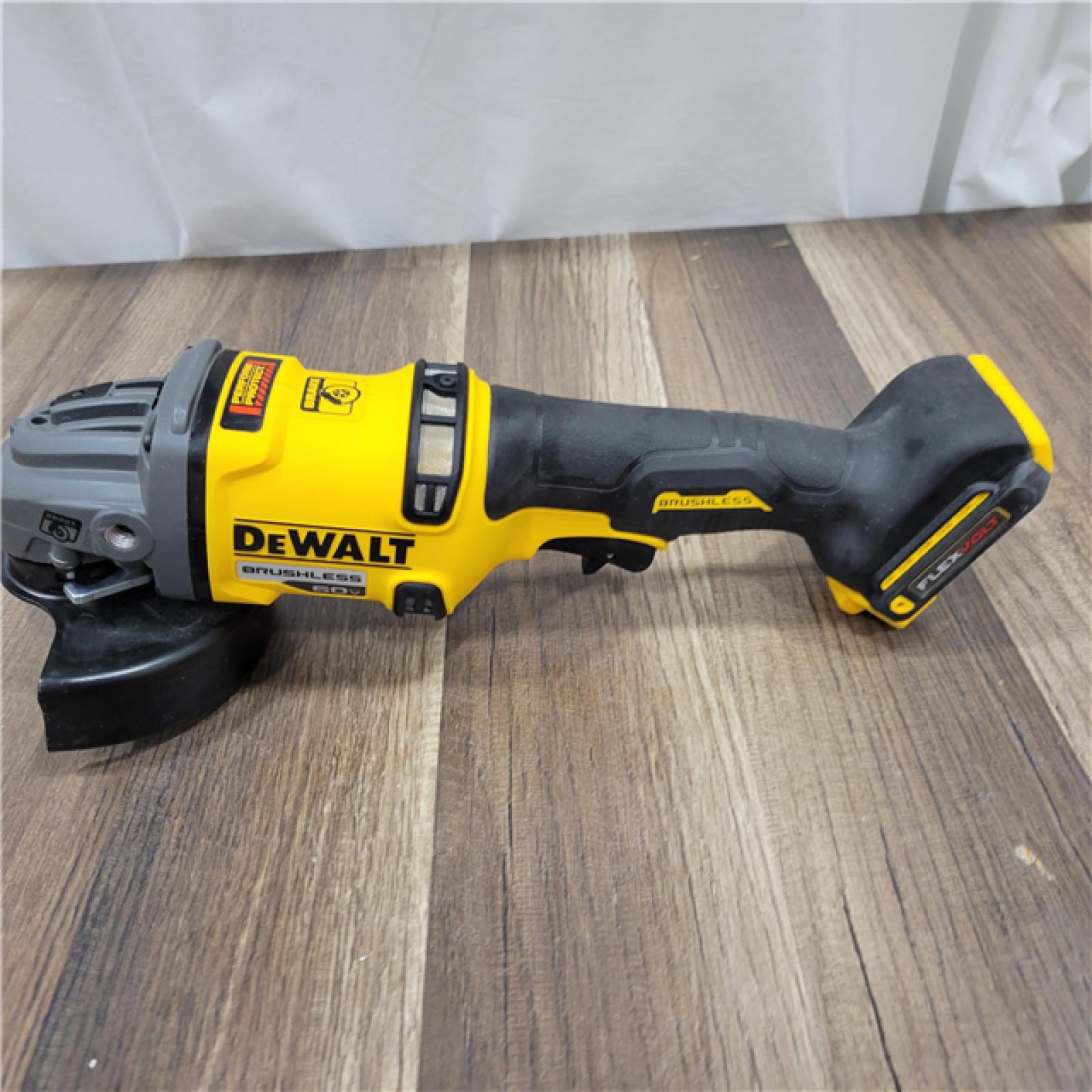 AS-IS DeWalt FLEXVOLT 60V MAX Cordless Grinder  4.5 - 6   9000 RPM  1 EA (115-DCG418B) (ONLY TOOL)