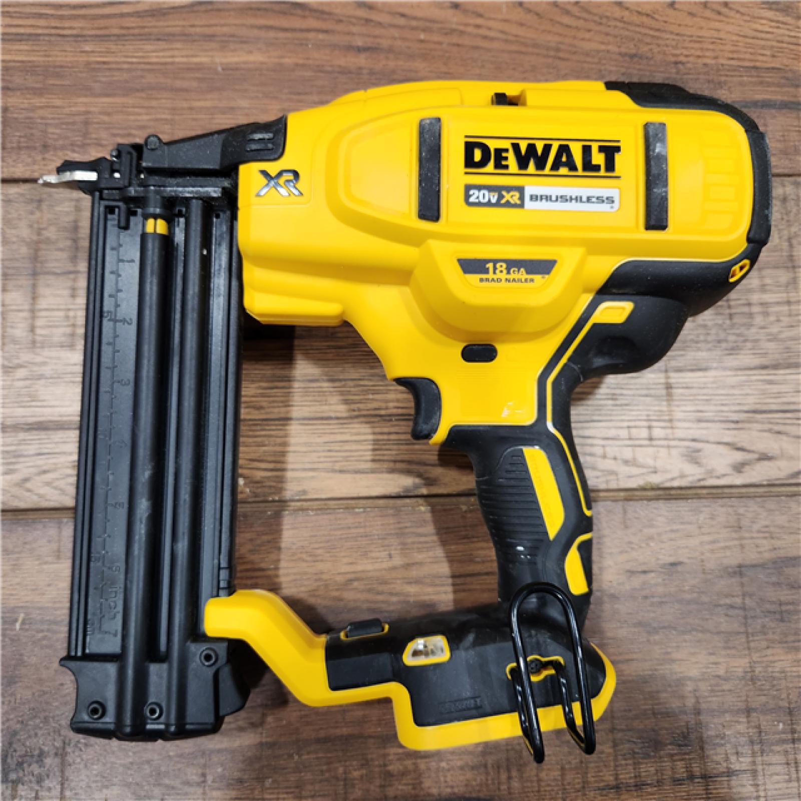 ASIS DEWALT 20V MAX XR 18 Gauge Brad Nailer Kit