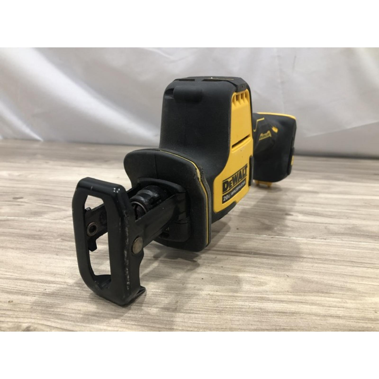 AS-IS Dewalt ATOMIC 20V MAX Cordless One-Handed Reciprocating Saw (Tool Only)