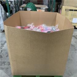 DALLAS LOCATION- NEW!- BULLSEYE MIXED CLOTHING PALLET (300 UNITS)