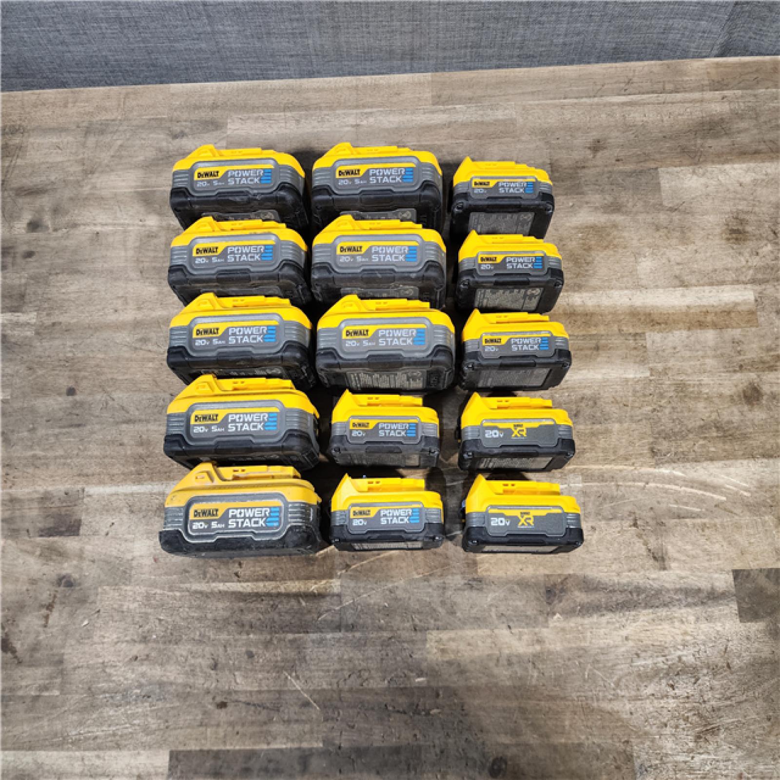 HOUSTON LOCATION - AS-IS DEWALT BATTERY PACK QTY - 15