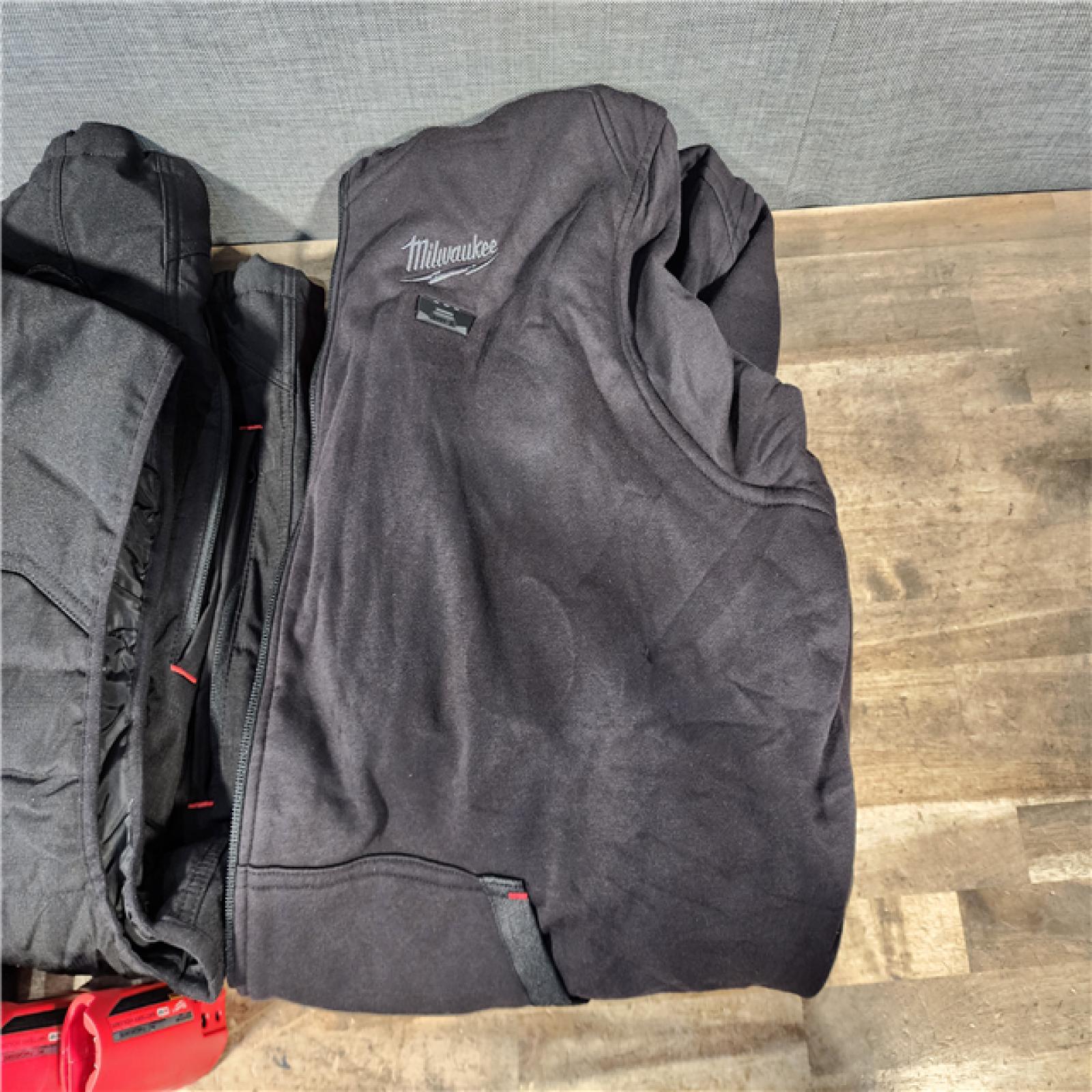 HOUSTON LOCATION - AS-IS MILWAUKEE 2 HEATED CLOTHING COMBO KIT
