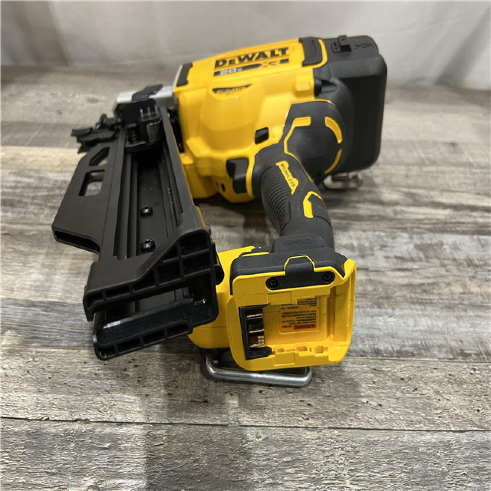 AS-IS DEWALT 20-Volt 21° Cordless Framing Nailer (Tool-Only)