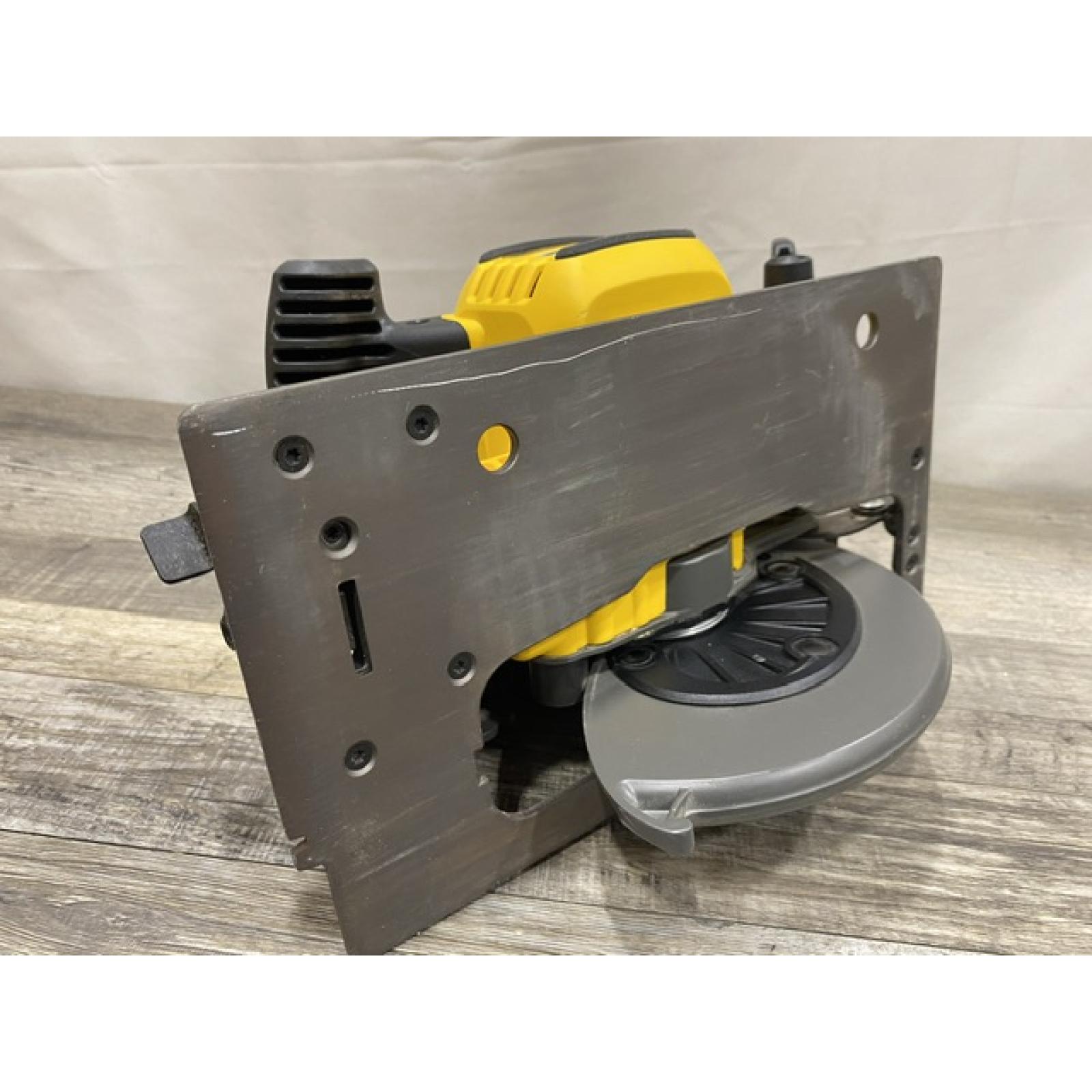 AS-IS DEWALT FLEXVOLT 60V MAX Cordless Brushless 7-1/4 in. Circular Saw with Brake (Tool Only)