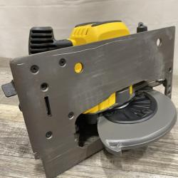 AS-IS DEWALT FLEXVOLT 60V MAX Cordless Brushless 7-1/4 in. Circular Saw with Brake (Tool Only)