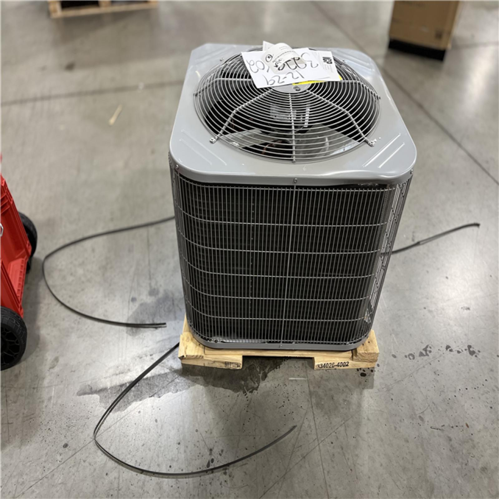 DALLAS LOCATION - Smartcomfort® by Carrier 1.5 Ton 14.3 Seer2 Heat Pump - R-410a Refrigerant