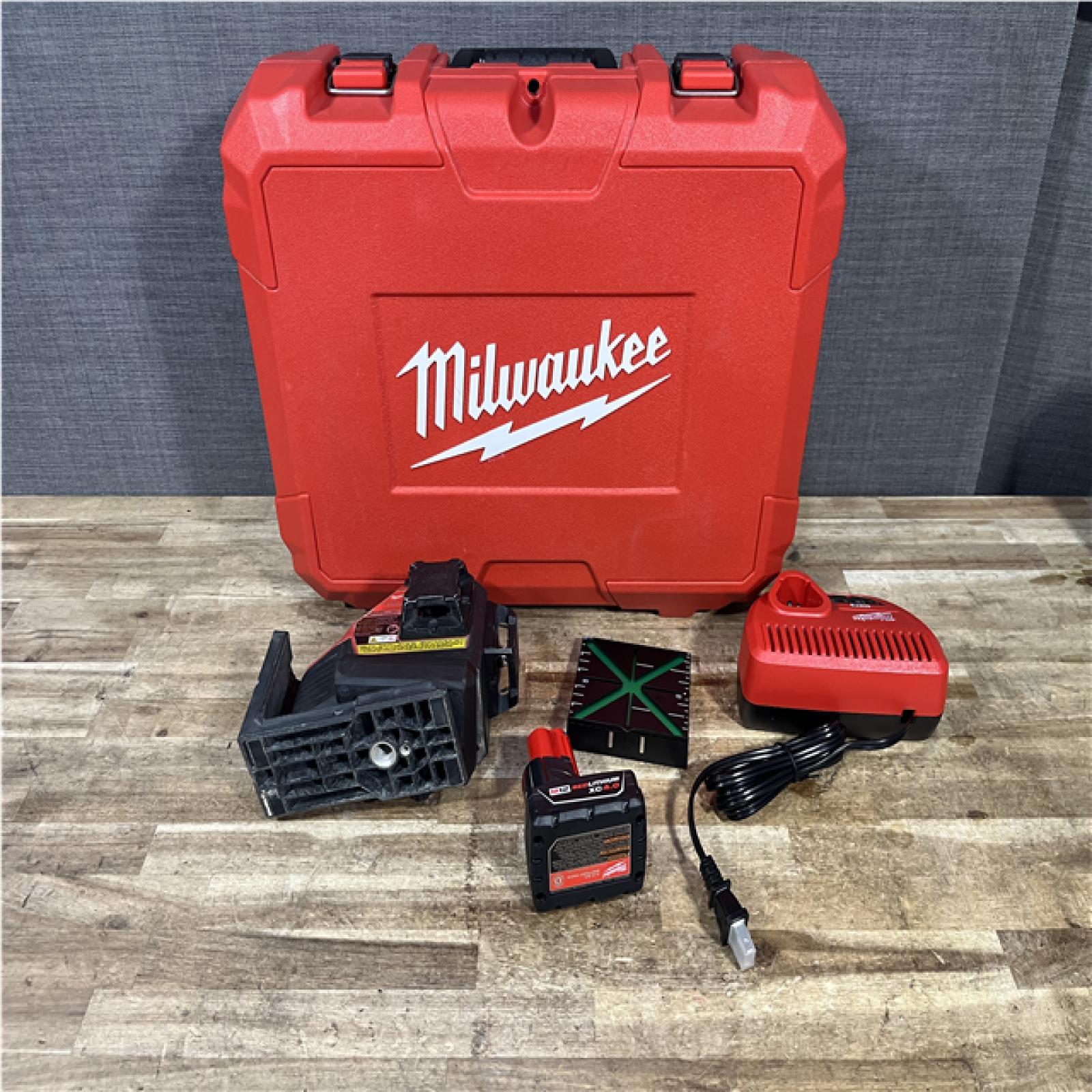 Houston Location AS-IS Milwaukee 12-Volt Lithium-Ion Cordless Green 250 ft. 3-Plane Laser Level Kit