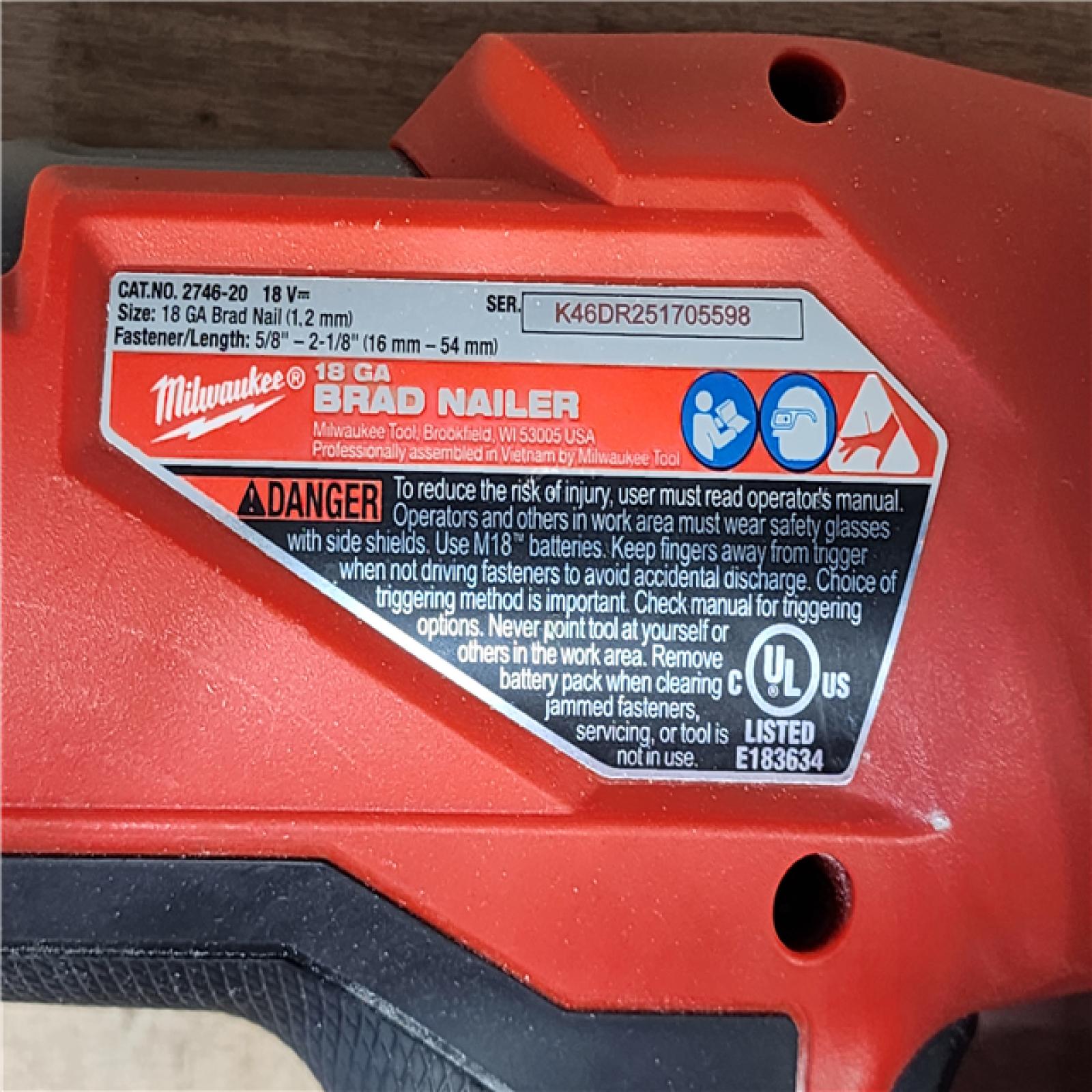 HOUSTON LOCATION - AS-IS Milwaukee  FUEL 18-Volt Lithium-Ion Brushless Cordless Gen II 18-Gauge Brad Nailer (Tool-Only)