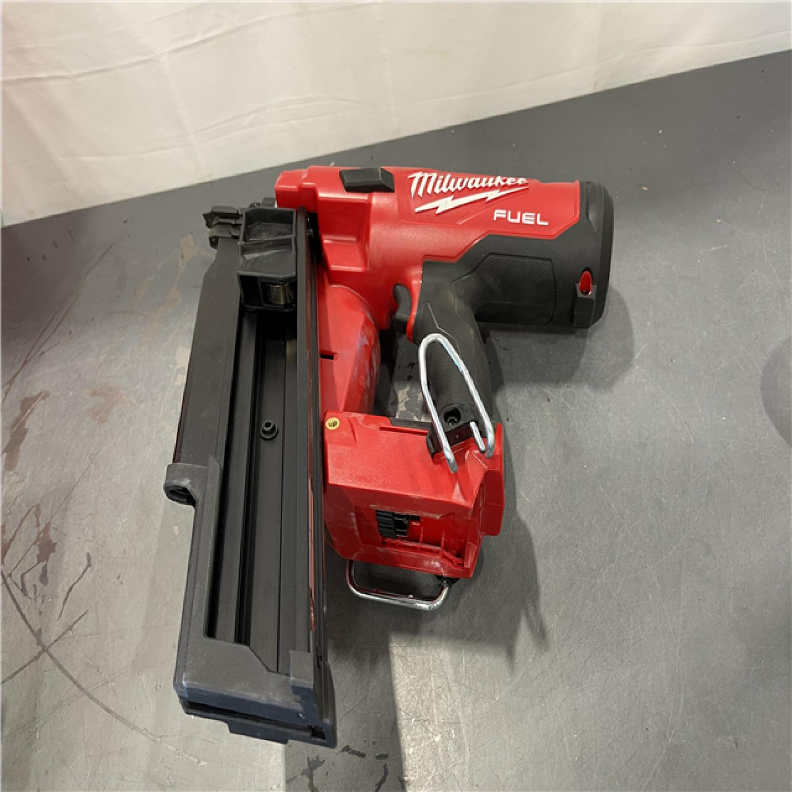 AS-IS - Milwaukee M18 FUEL 3-1/2 in. 18-Volt 21-Degree Lithium-Ion Brushless Cordless Framing Nailer