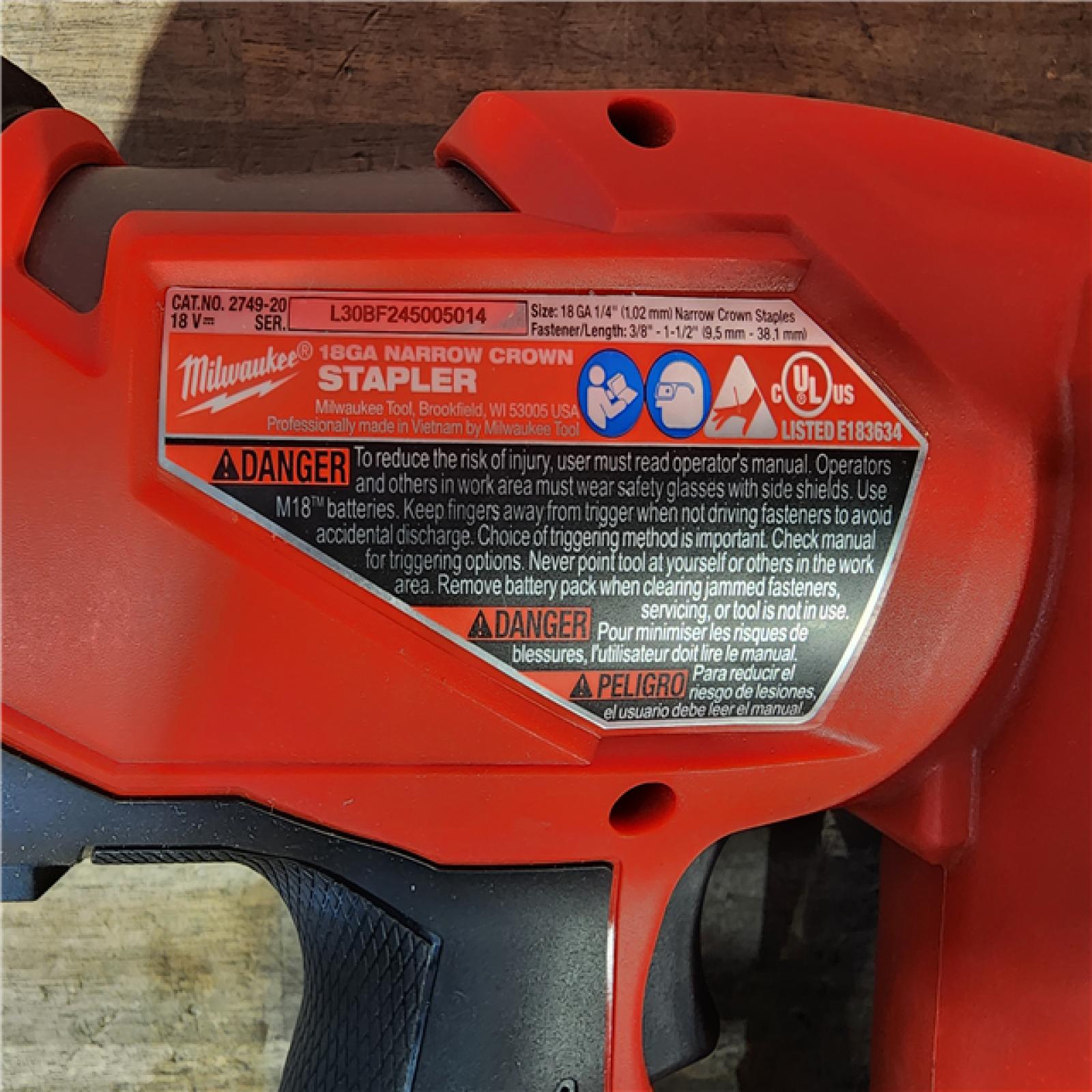 HOUSTON LOCATION - AS-IS MILWAUKEE FUEL 18V Cordless 18-Gauge 1/4 in. Narrow Crown Stapler (Tool-Only)