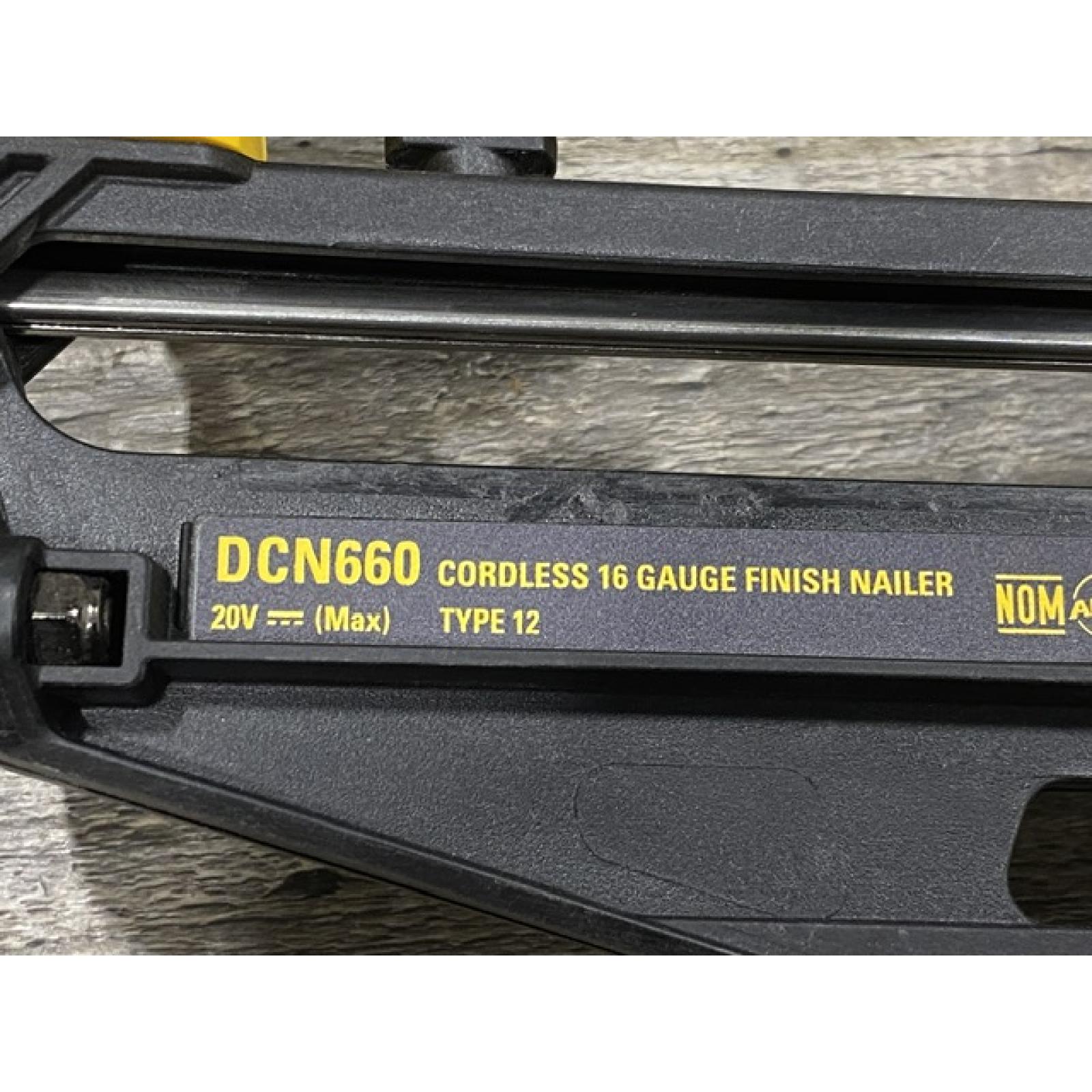 AS-IS DEWALT 20V MAX XR 16-Gauge Electric Cordless Angled Finishing Nailer Kit