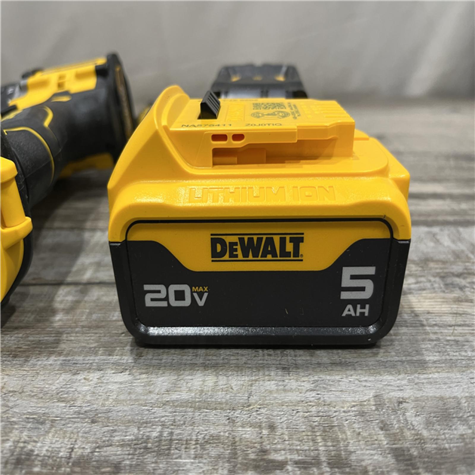 AS-IS DEWALT ATOMIC 20V Lithium-Ion Cordless 1/2 in. Hammer Drill Kit