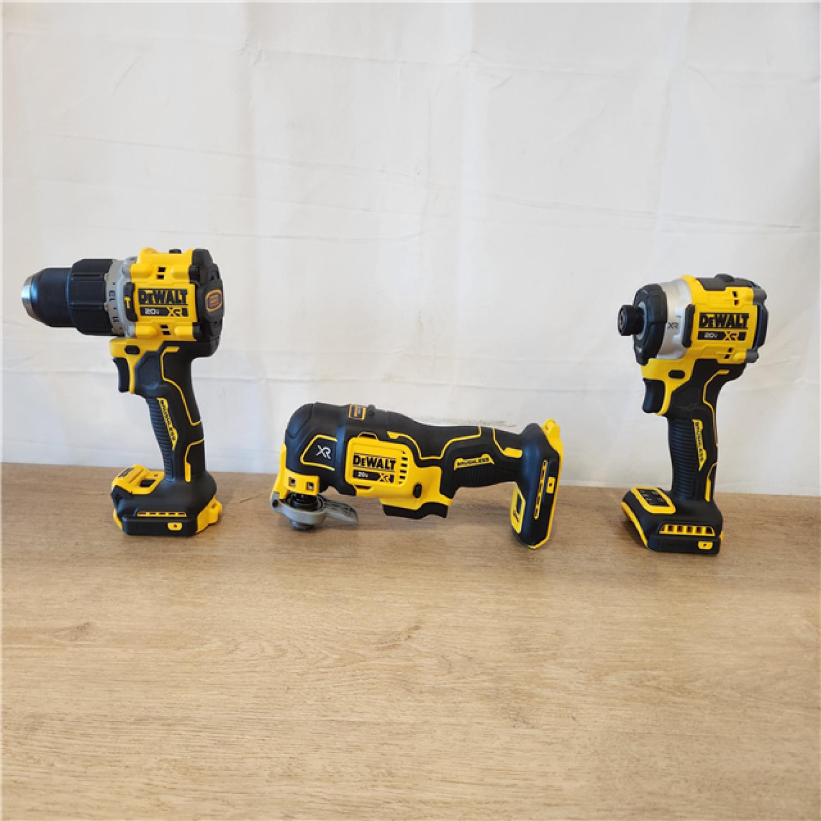 AS-IS- DEWALT 20V MAX Lithium-Ion Cordless 3-Tool Combo Kit