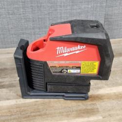 HOUSTON LOCATION - AS-IS Milwaukee Green 125 Ft. Cross Line and Plumb Points Laser Level Kit