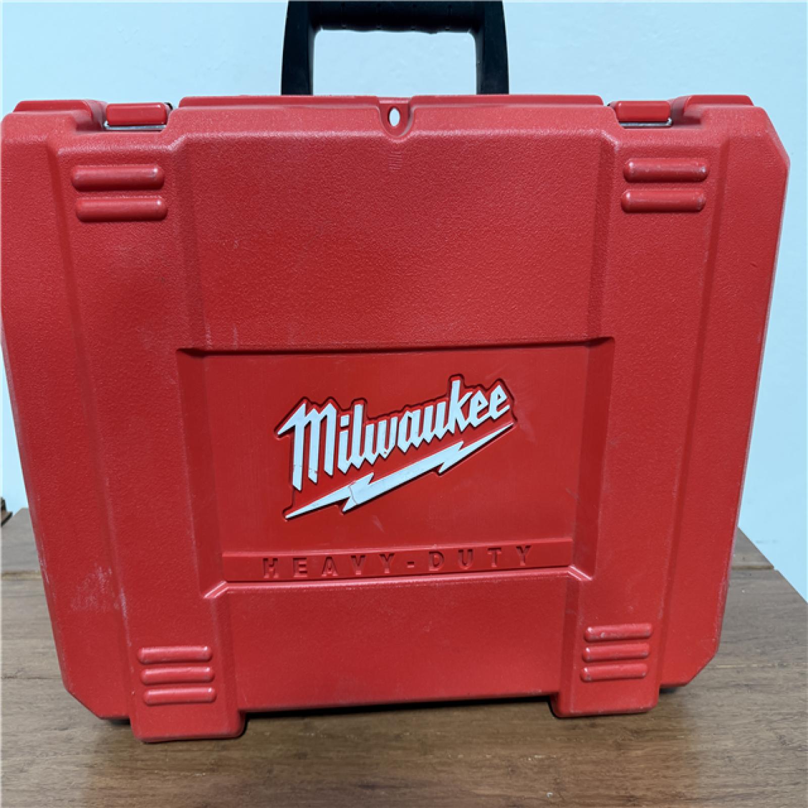CALIFORNIA AS-IS MILWAUKEE M12 FORCE LOGIC PRESS TOOL KIT, INCLUDES (2) BATTERIES, CHARGER & HARD CASE: APPEARS IN GOOD CONDITION