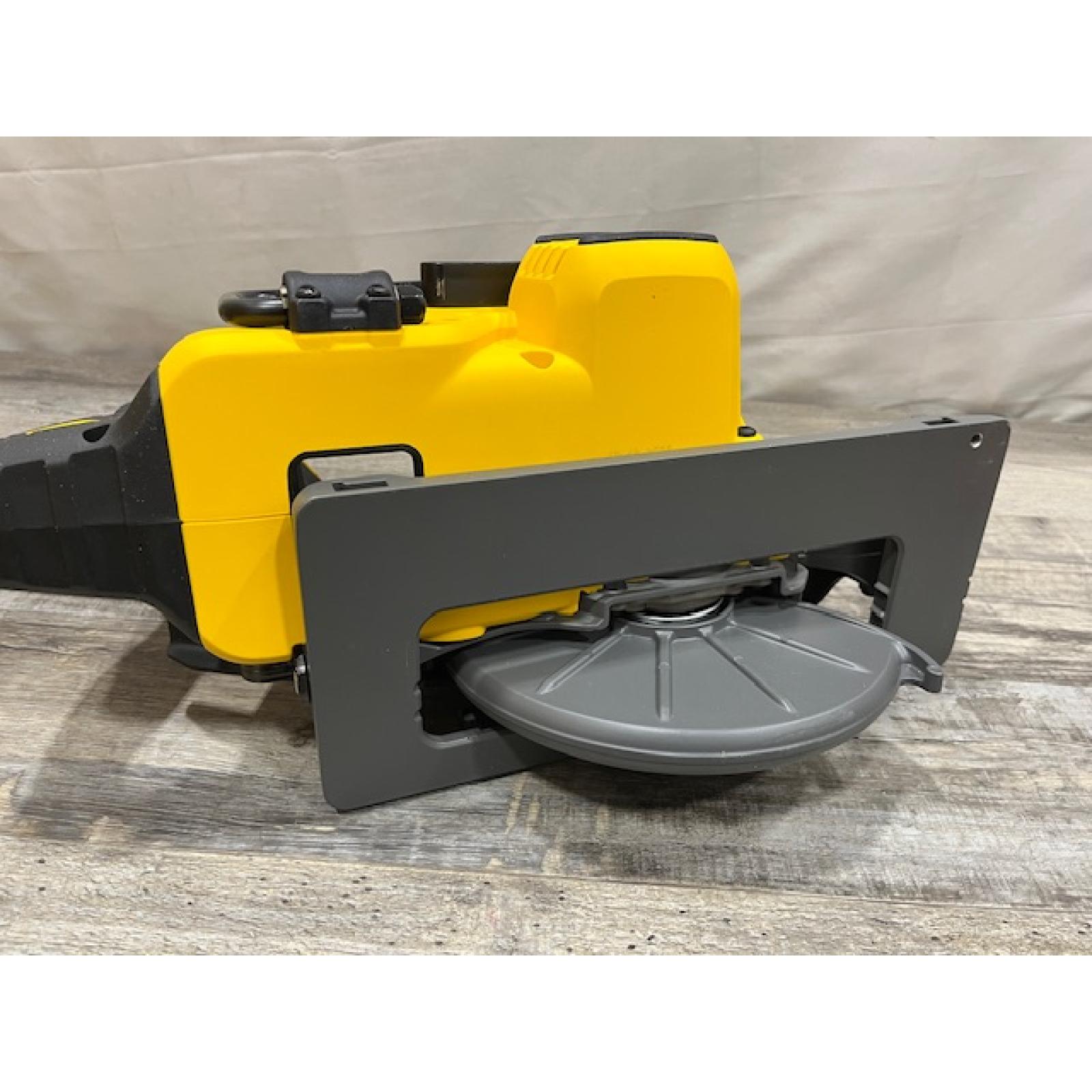 AS-IS DEWALT FLEXVOLT 60V MAX Cordless Brushless 7-1/4 in. Wormdrive Style Circular Saw (Tool Only)