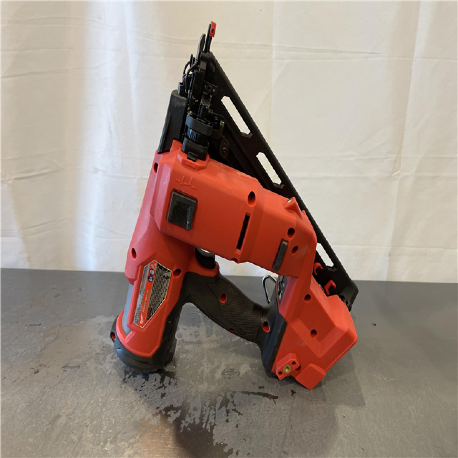 AS-IS - Milwaukee M18 Fuel 18V Brushless 18-Gauge Brad Nailer