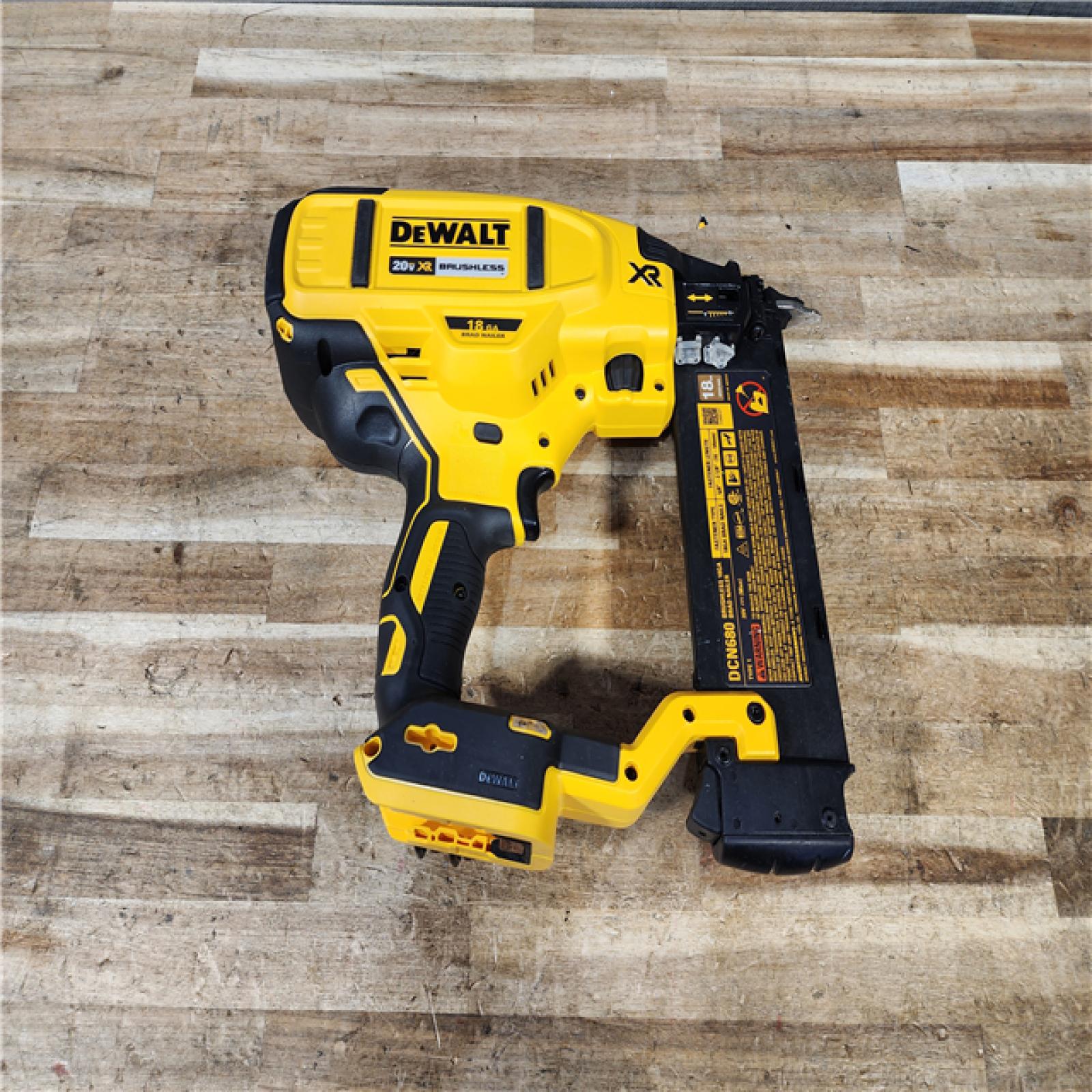HOUSTON LOCATION - AS - IS DeWalt 20V MAX XR Lithium-Ion Cordless 18-Gauge Brad Nailer (Tool Only)