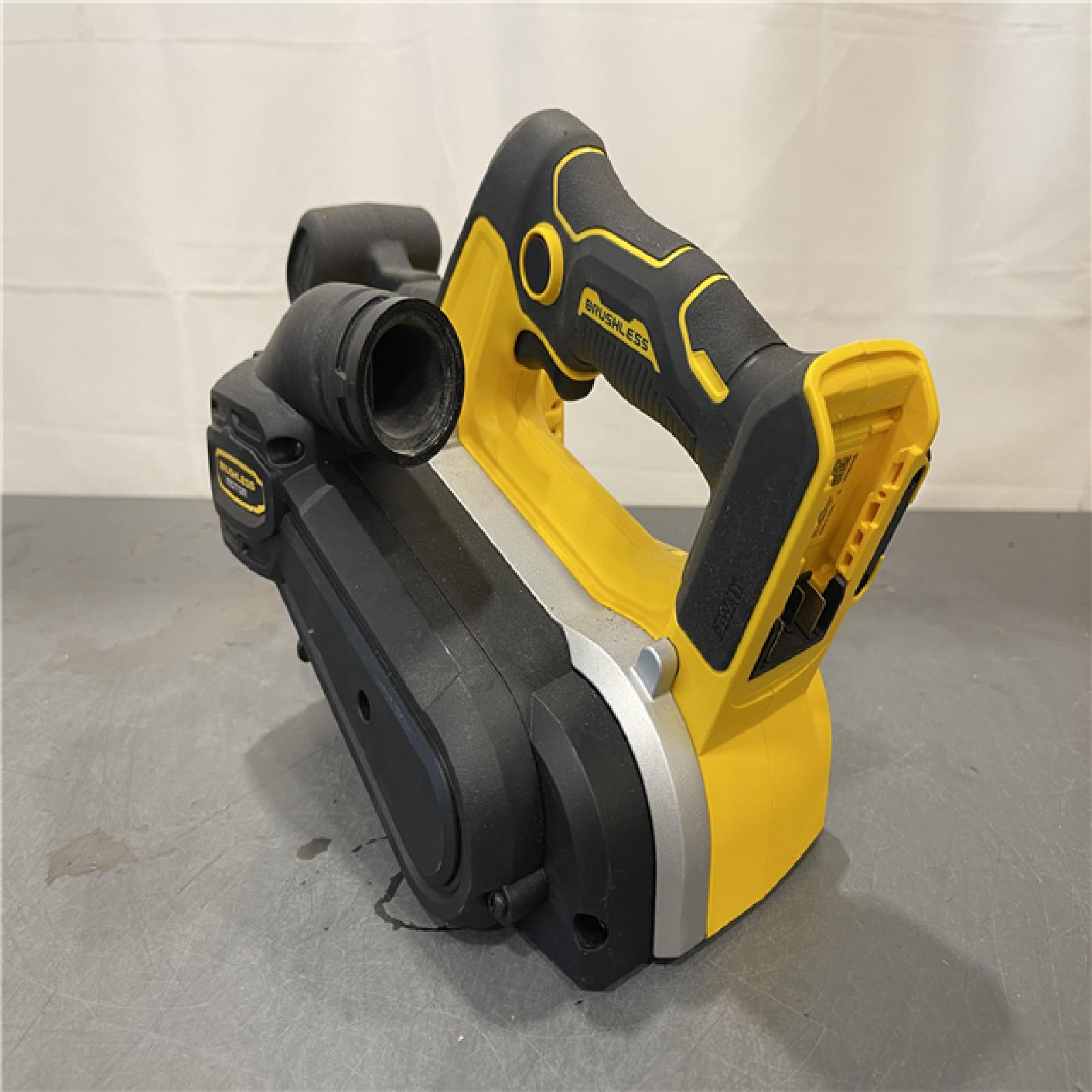 AS-IS - DeWalt 20V Lithium-Ion Cordless Belt Sander with 20V MAX POWERSTACK Compact Battery Starter Kit