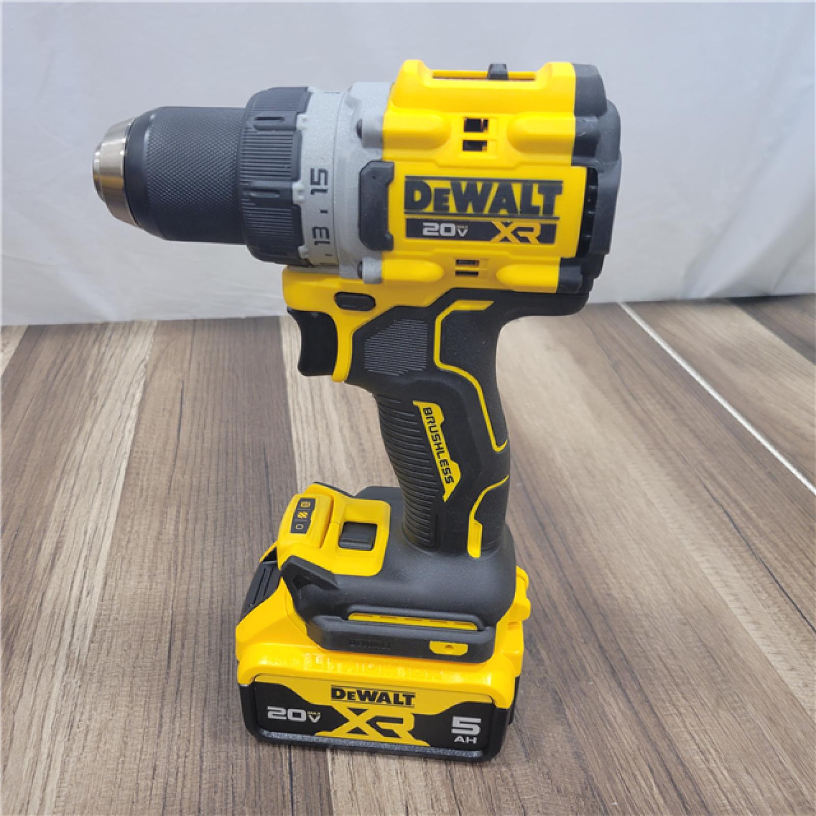 AS-IS DEWALT 20V MAX XR Brushless Cordless 1/2 Drill/Driver Kit