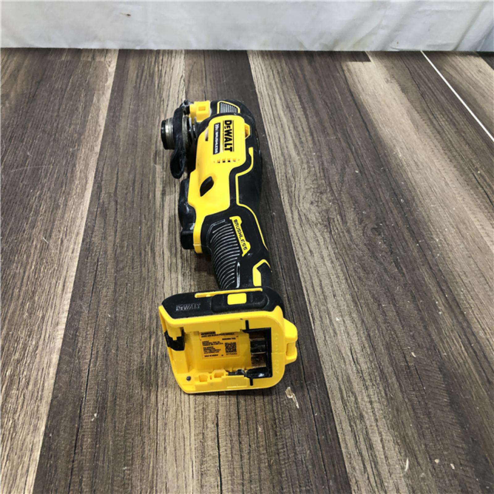 AS-IS DEWALT ATOMIC 20V MAX Cordless Brushless Oscillating Multi Tool (Tool Only)