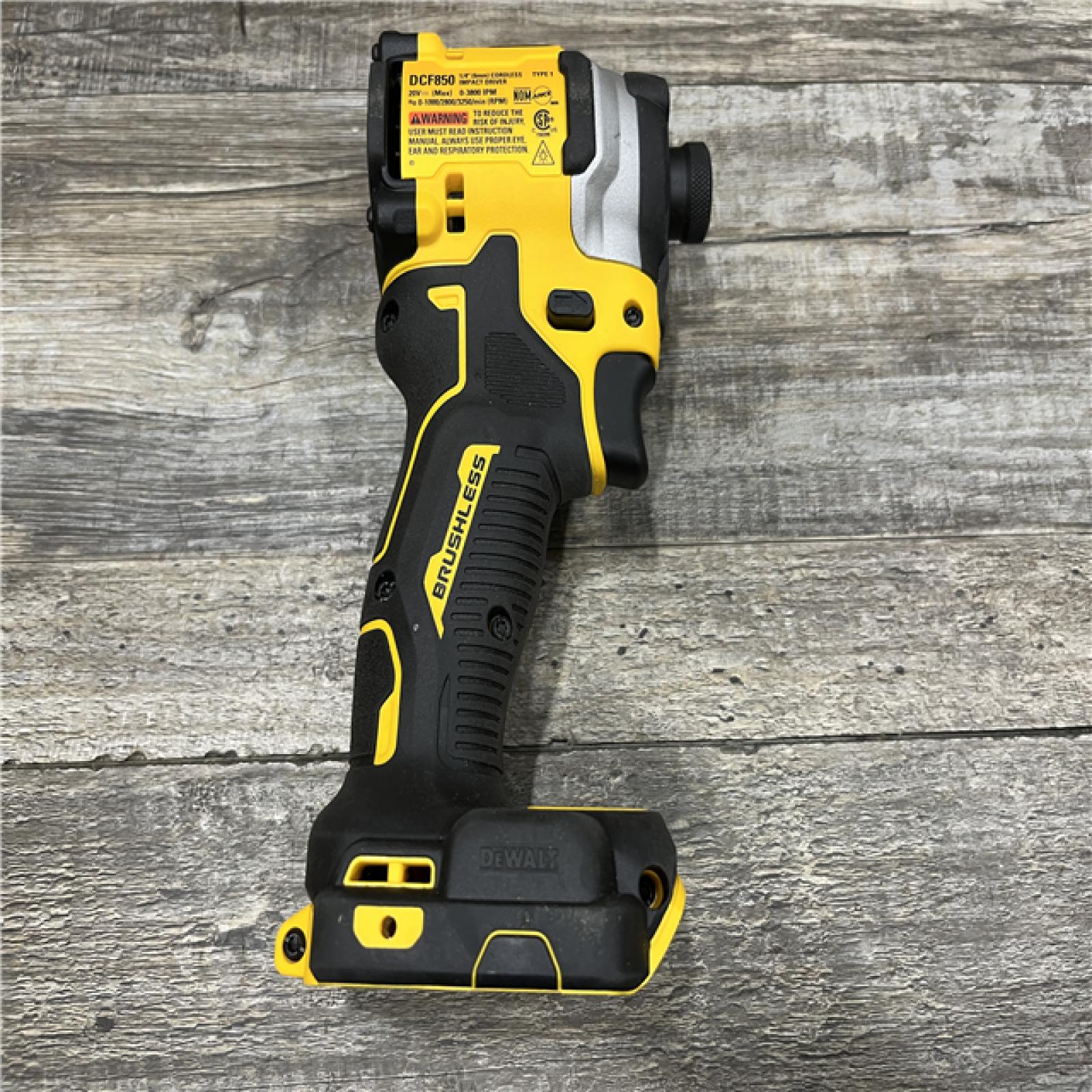 AS-IS DEWALT ATOMIC 20V MAX Lithium-Ion Cordless 1/4 in. Brushless Impact Driver Kit