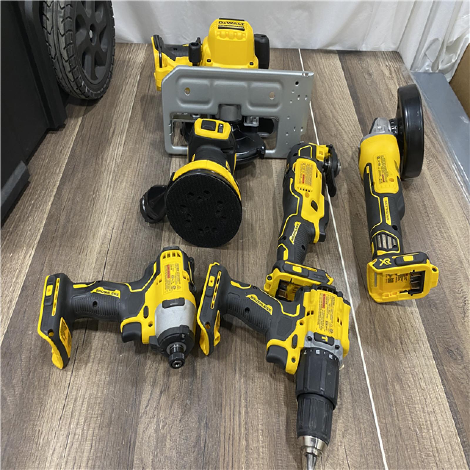 AS-IS  Dewalt 20-Volt MAX ToughSystem Lithium-Ion 6-Tool Cordless Combo Kit