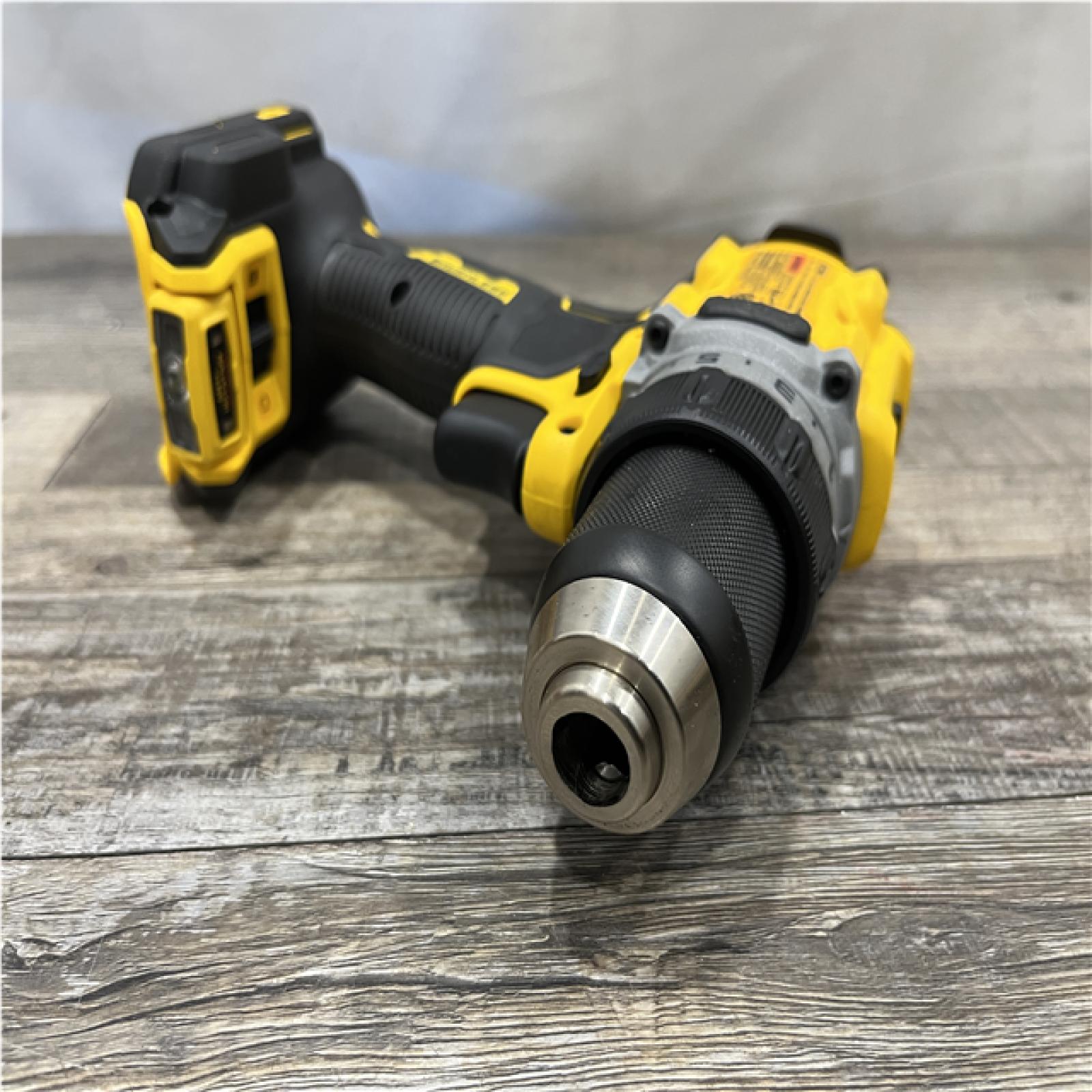 AS-IS DEWALT 20V XR Lithium-Ion Cordless Brushless 1/2 in. Drill/Driver Kit