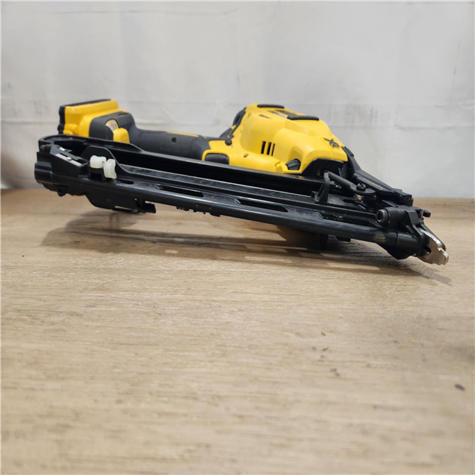 AS-IS- DEWALT 20V MAX XR 15 Ga. Cordless 34 Deg Nailer 20 V