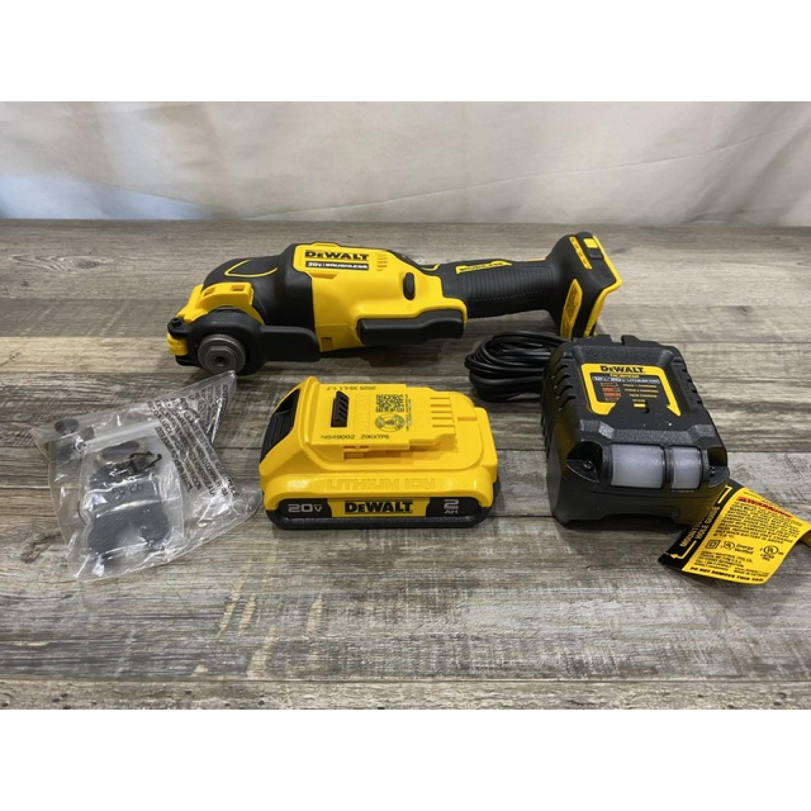 AS-IS DEWALT ATOMIC 20V MAX Cordless Brushless Oscillating Multi Tool Kit