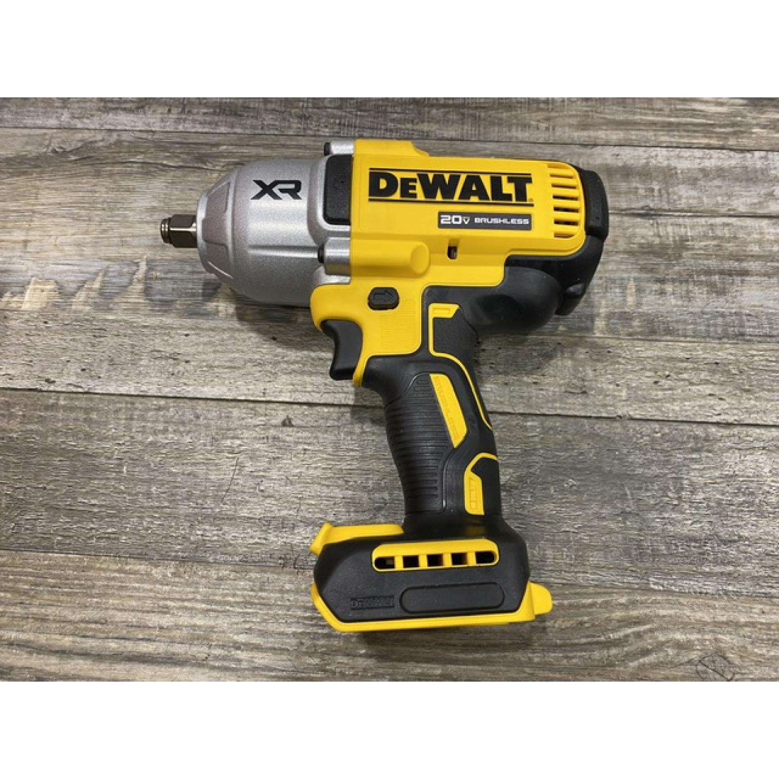 AS-IS DEWALT 20V MAX Lithium-Ion Cordless 1/2 in. Impact Wrench Kit
