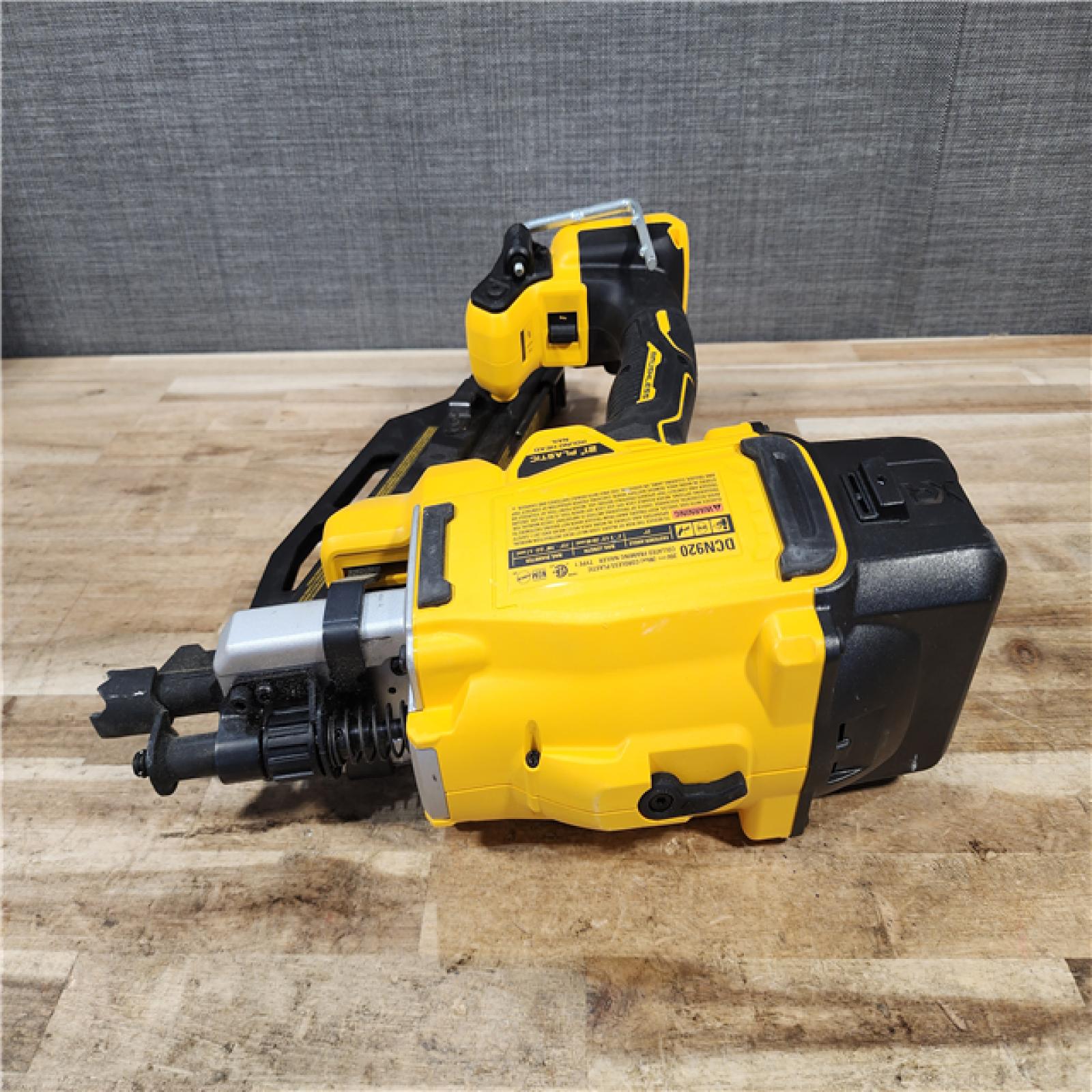 HOUSTON LOCATION - AS-IS DEWALT 20-Volt 21° Cordless Framing Nailer (Tool-Only)