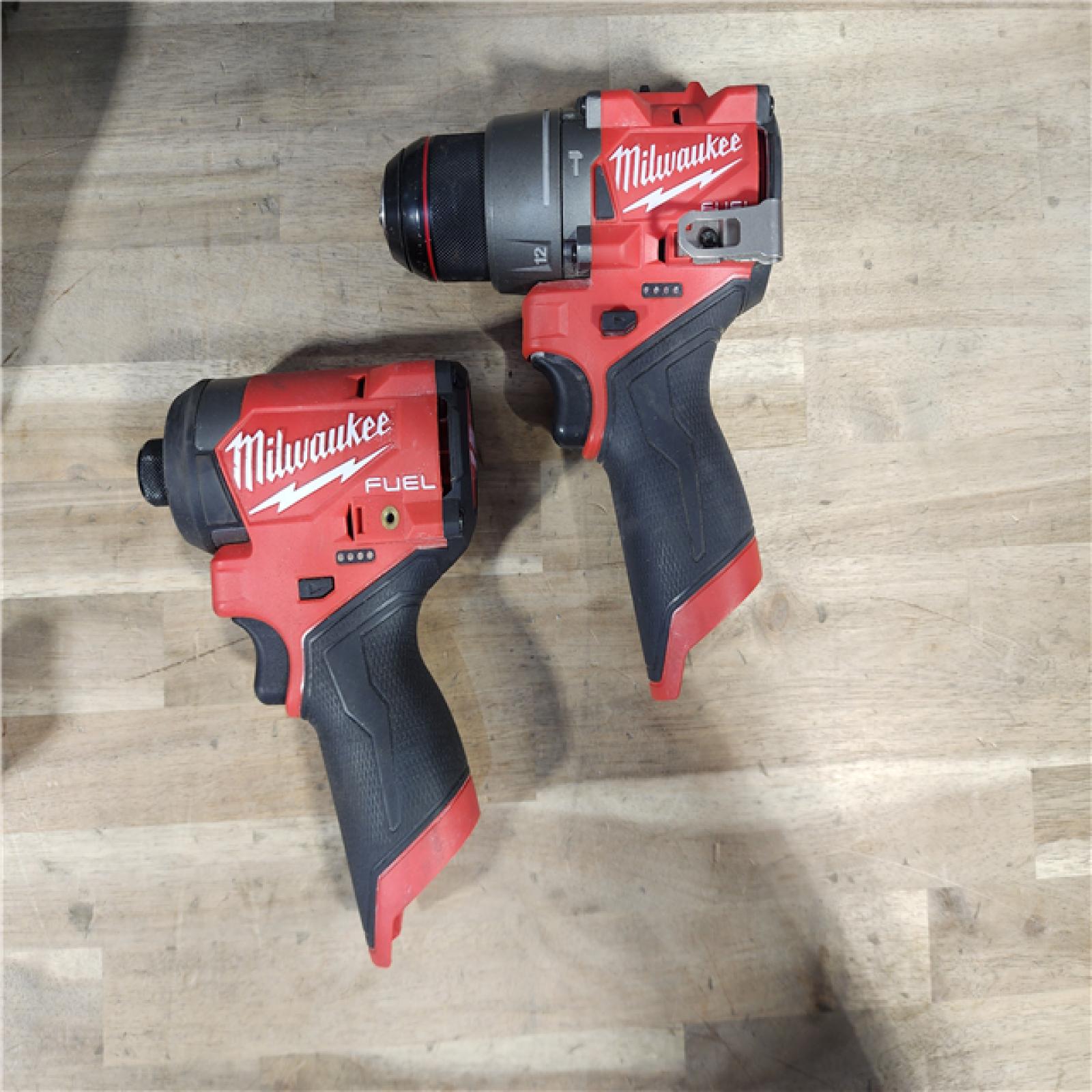 HOUSTON LOCATION - AS-IS Milwaukee 2 Tool Combo Kit W/ (2) Battery & Charger