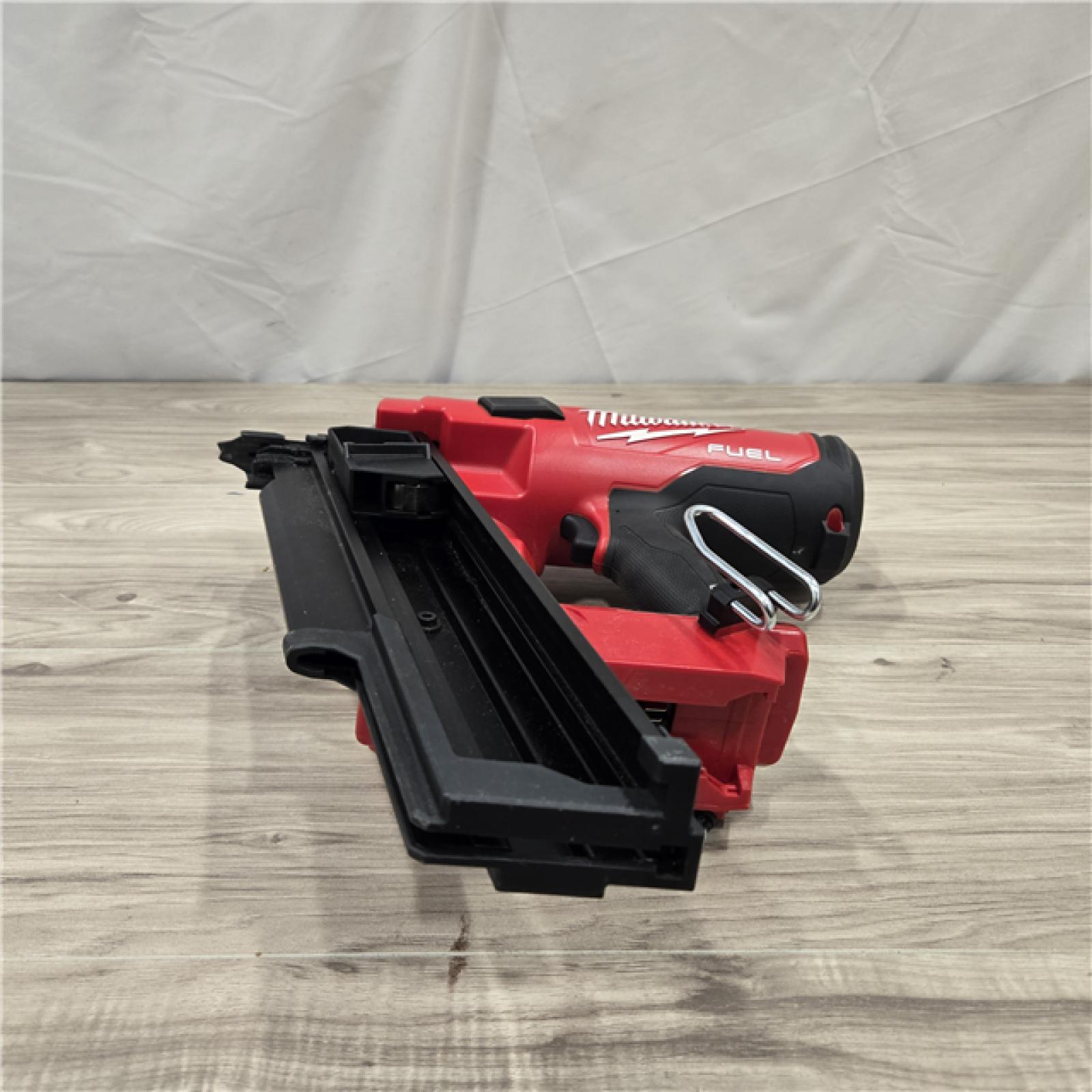 AS-IS Milwaukee 2744-20 M18 FUEL 3-1/2 in. 18V 21-Degree Cordless Framing Nailer (Tool-Only)