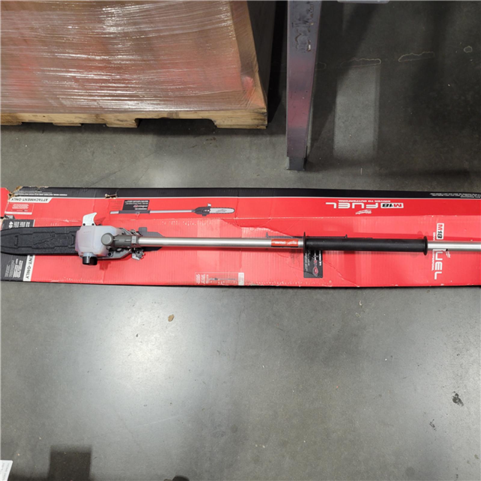 AS-IS  Milwaukee M18 FUEL 18V 10-inch Quik-lok Pole Saw Attachment 49-16-2720