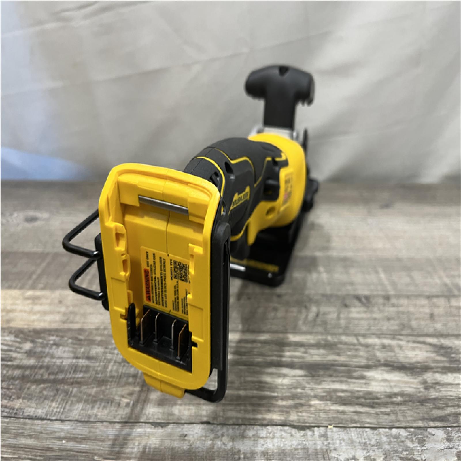 AS-IS DEWALT ATOMIC 20V MAX Cordless Brushless 4-1/2 in. Circular Saw (Tool Only)