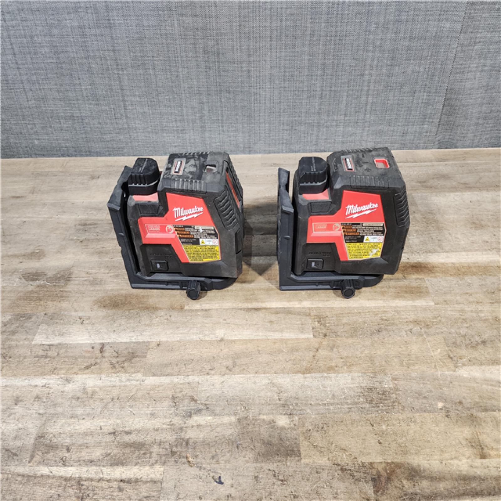 HOUSTON LOCATION - AS-IS MILWAUKEE 2 TOOL COMBO
