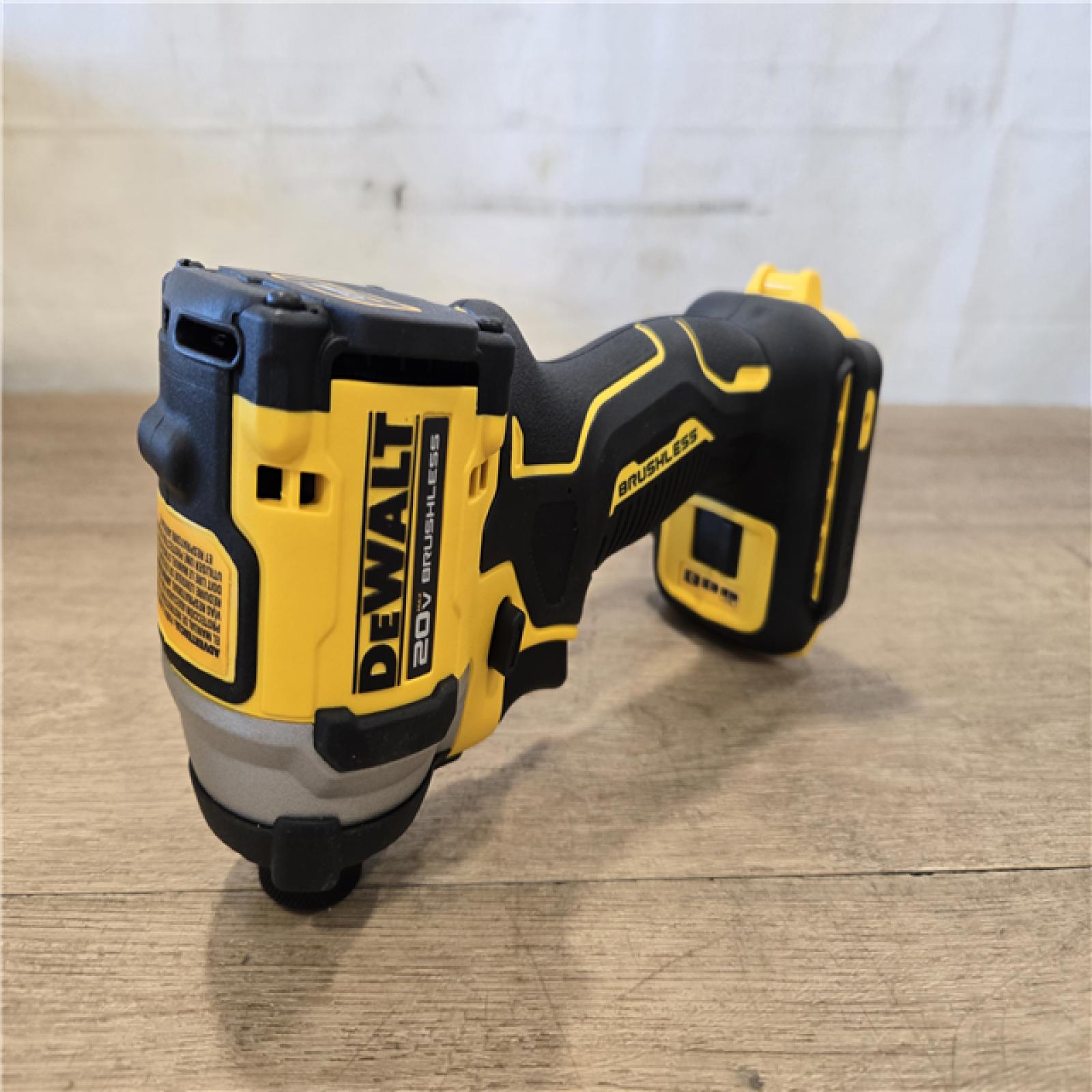 AS-IS DEWALT ATOMIC 20V MAX Cordless 1/4 in. Impact Driver Kit