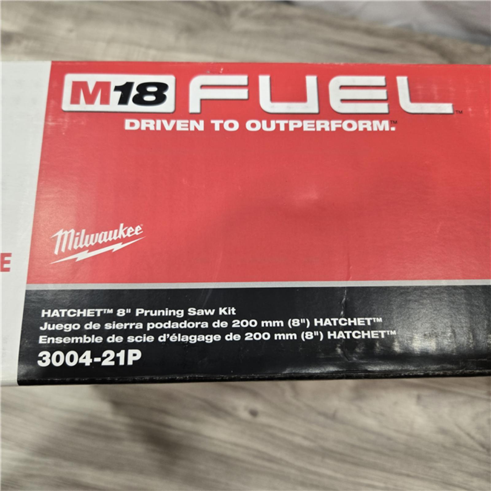 NEW! - Milwaukee M18 FUEL 18V Brushless HATCHET Pruning Saw Kit