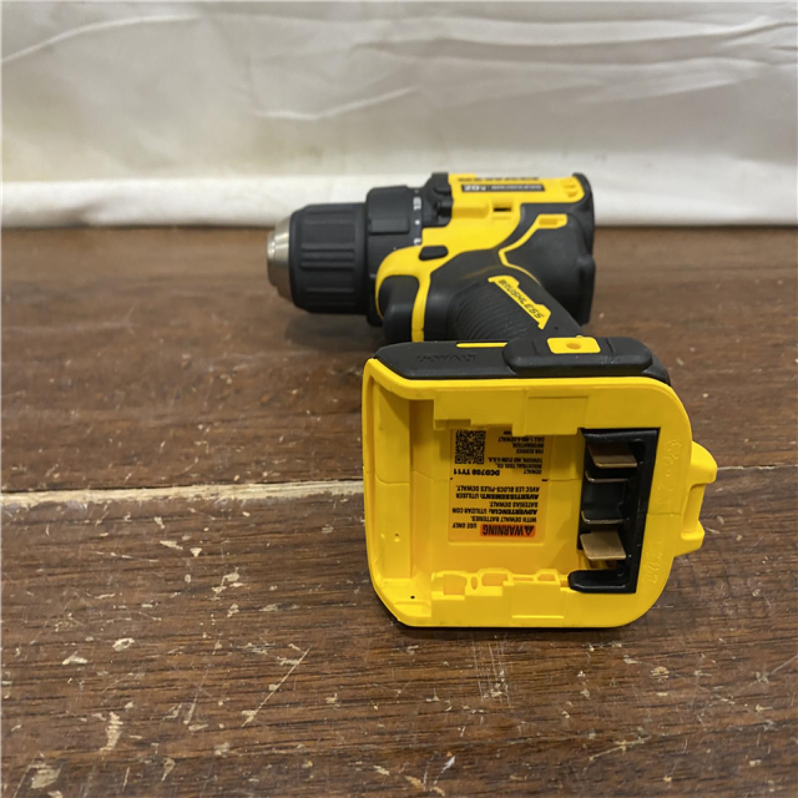 AS-IS ATOMIC 20V MAX Cordless Brushless Compact 1/2 in. Drill/Driver, (2) 20V 1.3Ah Batteries, Charger and Bag