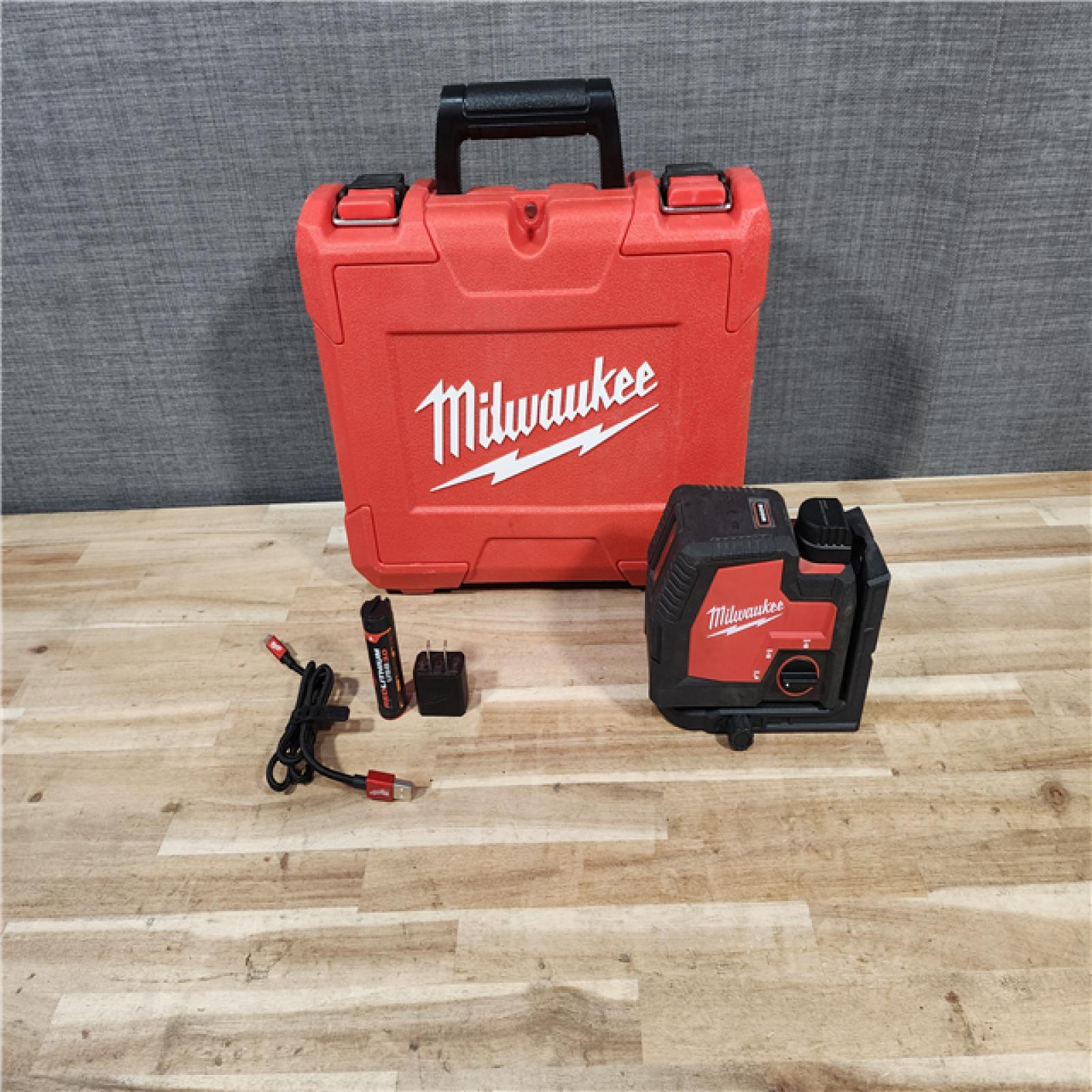 HOUSTON LOCATION - AS-IS Milwaukee 100 ft. REDLITHIUM Lithium-Ion USB Green Rechargeable Cross Line Laser Level with Charger