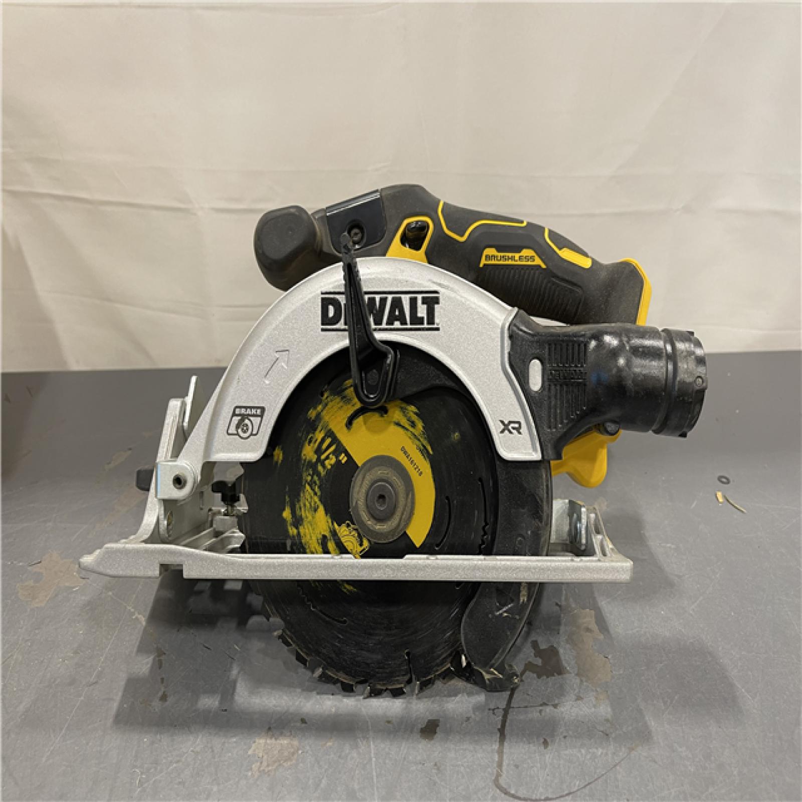 AS-IS - DeWALT 20V MAX Cordless Brushless 6-1/2 in. Sidewinder Style Circular Saw