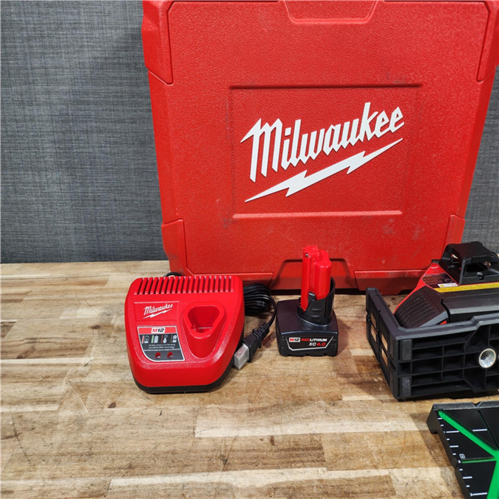 HOUSTON LOCATION - AS - IS Milwaukee 12-Volt Lithium-Ion Cordless Green 250 ft. 3-Plane Laser Level Kit