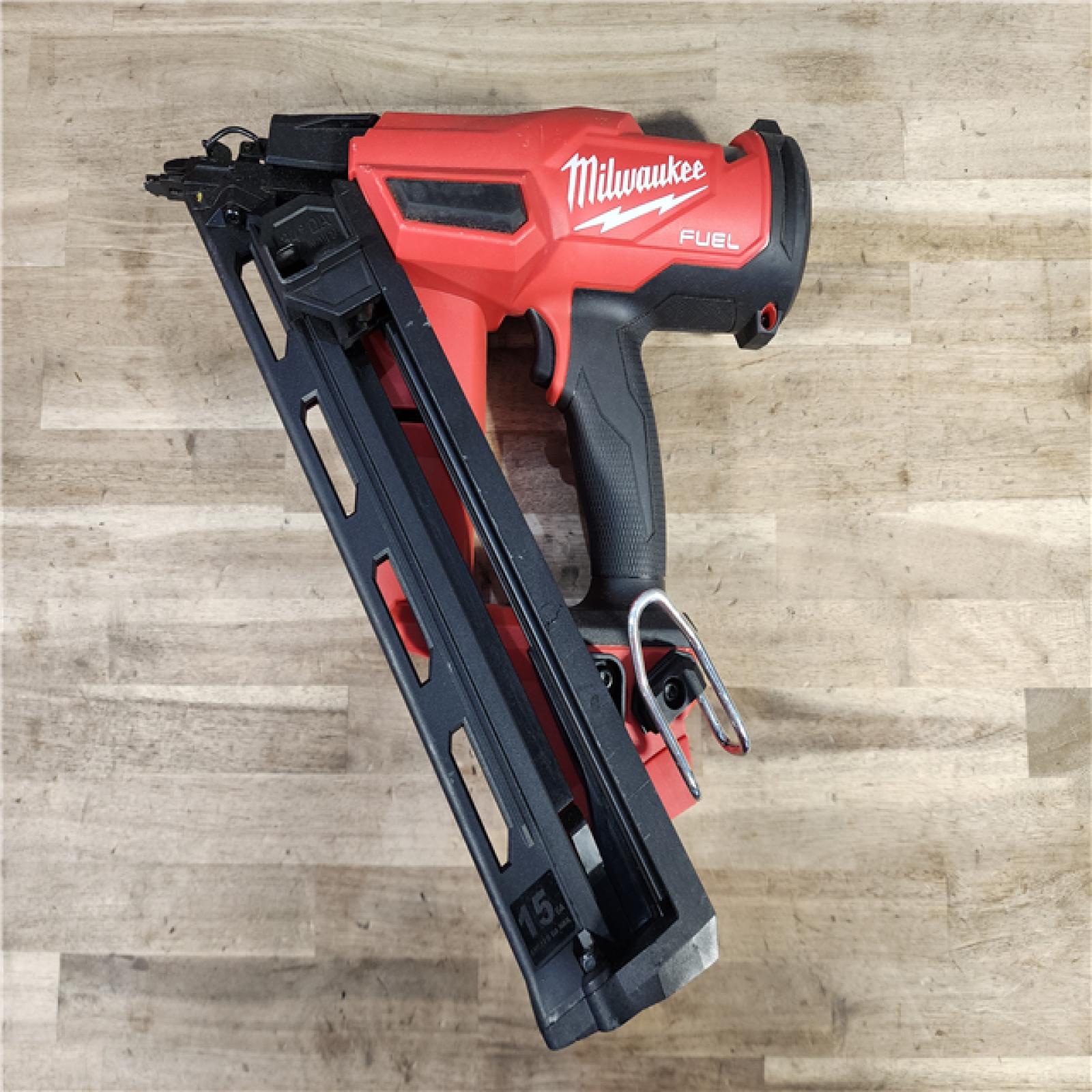 HOUSTON LOCATION - AS-IS Milwaukee 2839-20 M18 FUEL 15 Ga. 18 Volt Brushless Angled Finish Nailer (TOOL ONLY)