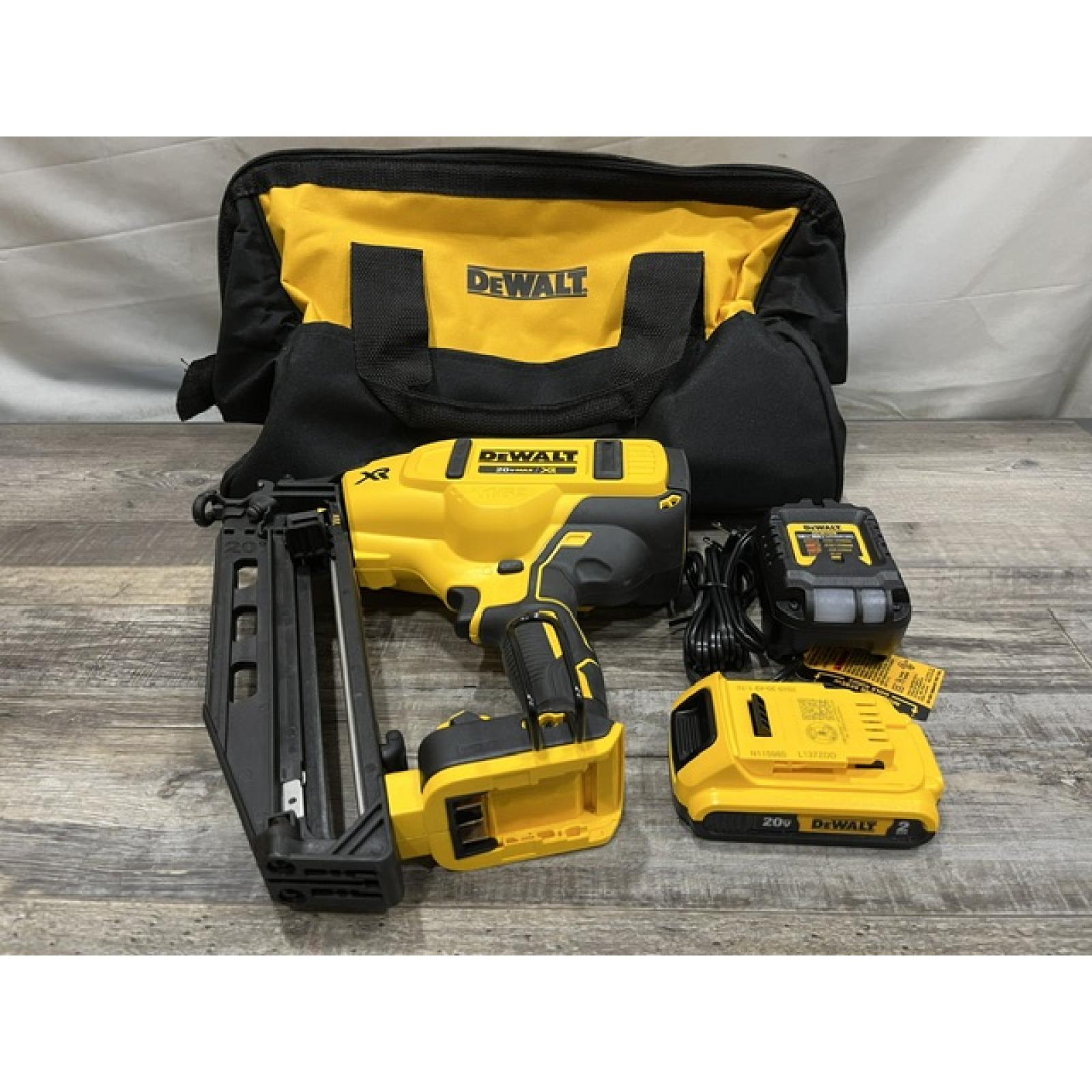 AS-IS DEWALT 20V MAX XR 16-Gauge Electric Cordless Angled Finishing Nailer Kit