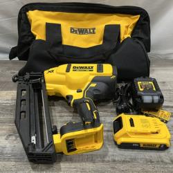 AS-IS DEWALT 20V MAX XR 16-Gauge Electric Cordless Angled Finishing Nailer Kit